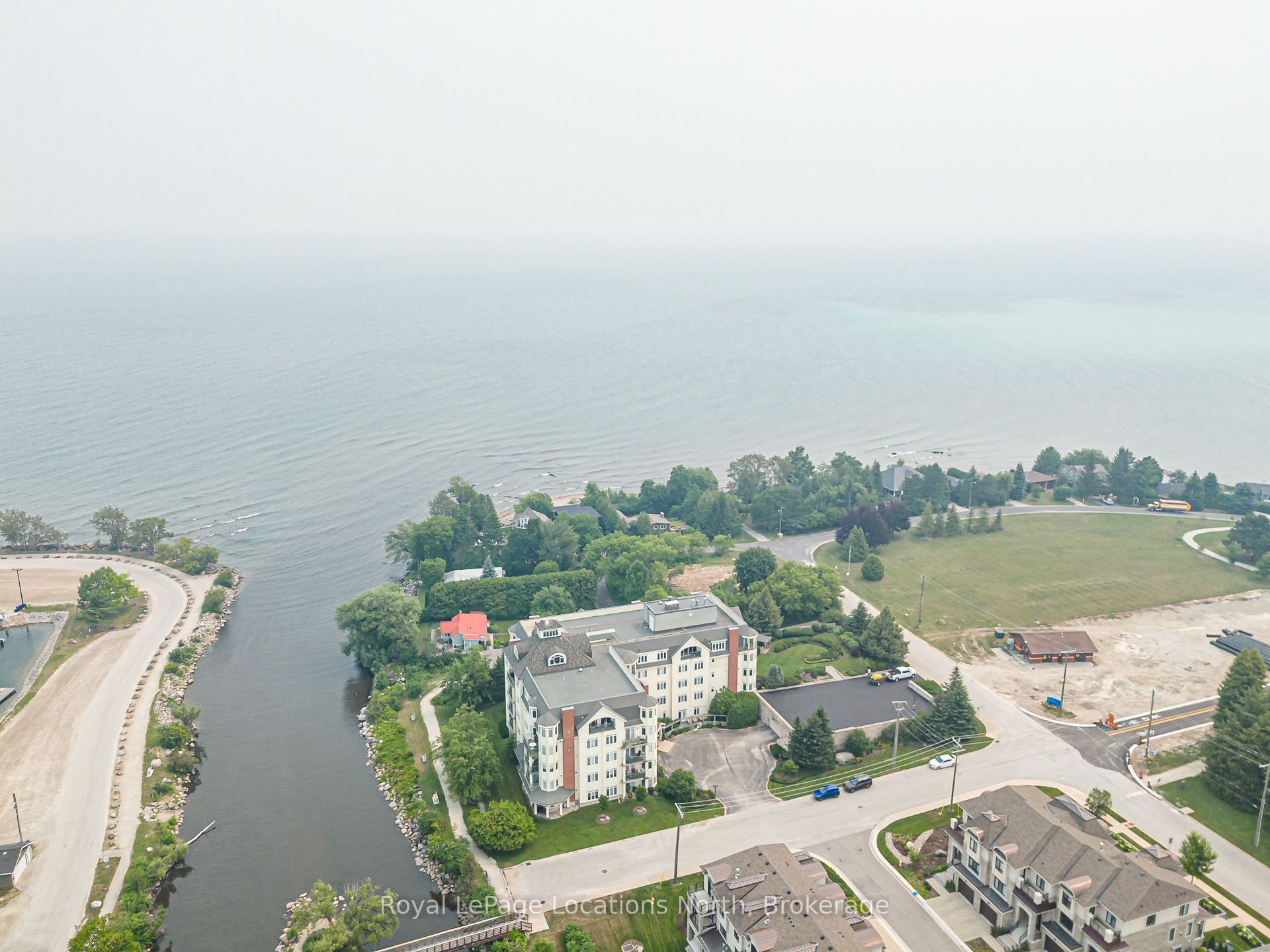 10 Bay Street E 103, Blue Mountains, ON N0H 2P0 photo 3