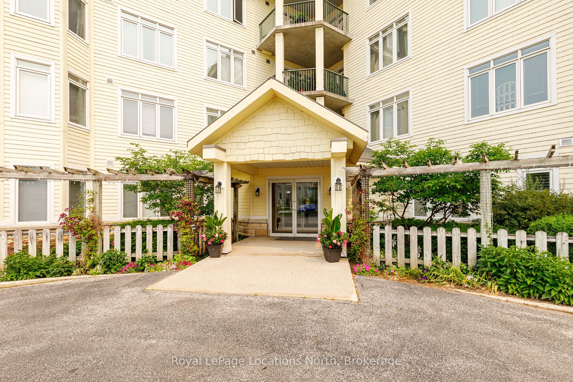 10 Bay Street E 103, Blue Mountains, ON N0H 2P0 photo 5