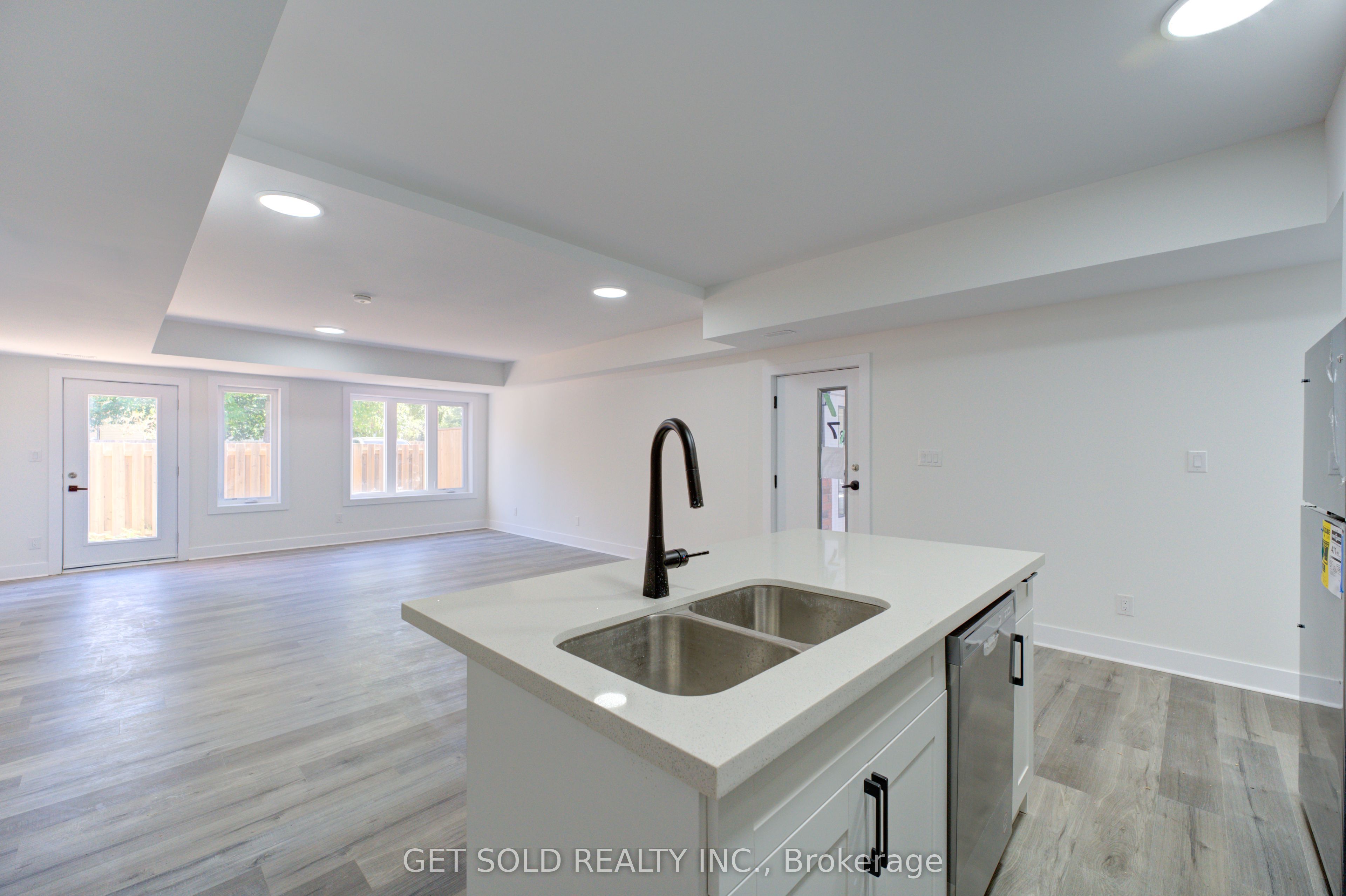 6701 Thorold Stone Road 7, Niagara Falls, ON L2J 1B3 photo 2