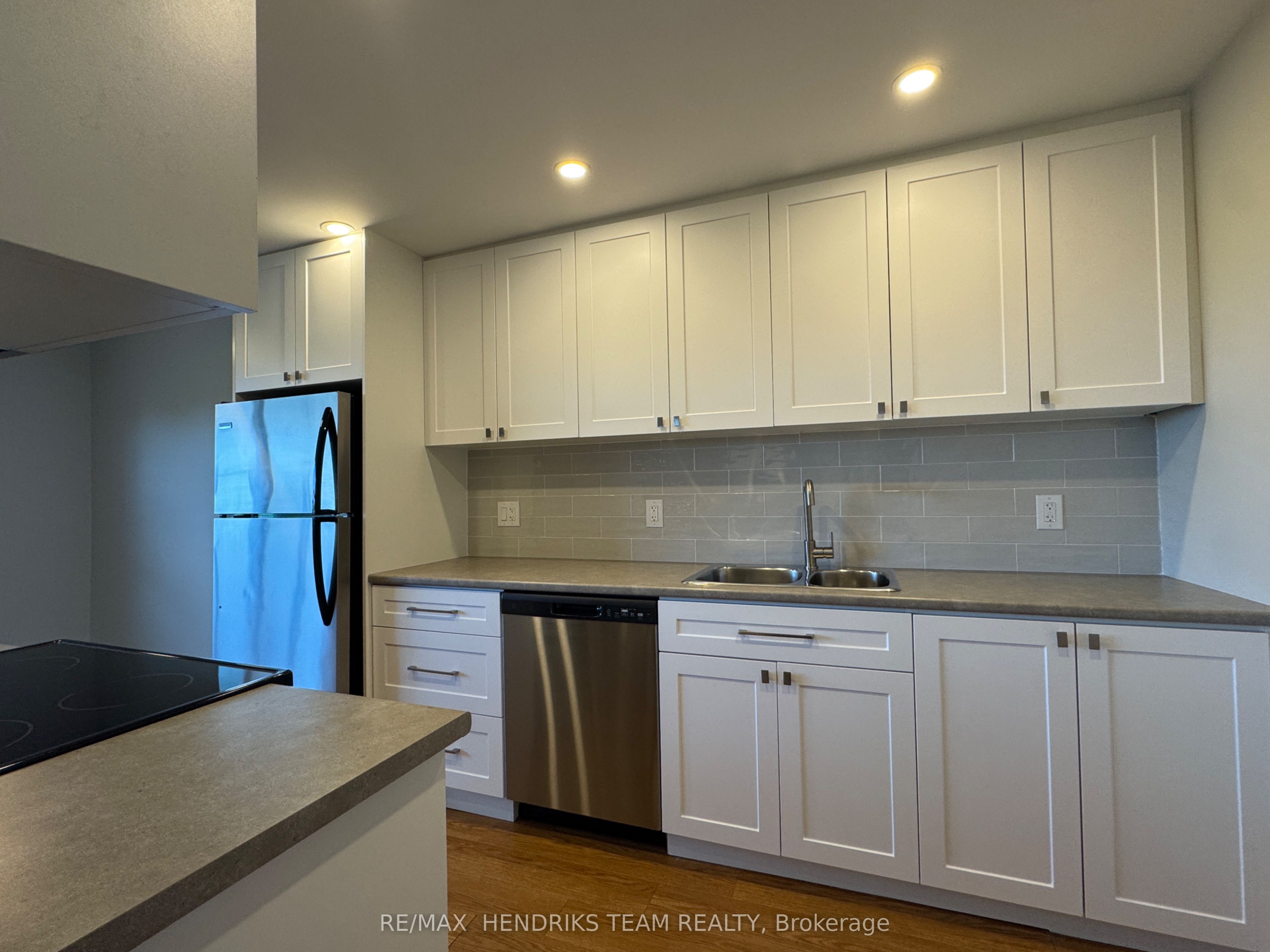 156 Fitch Street 317, Welland, ON L3C 4V6 photo 2