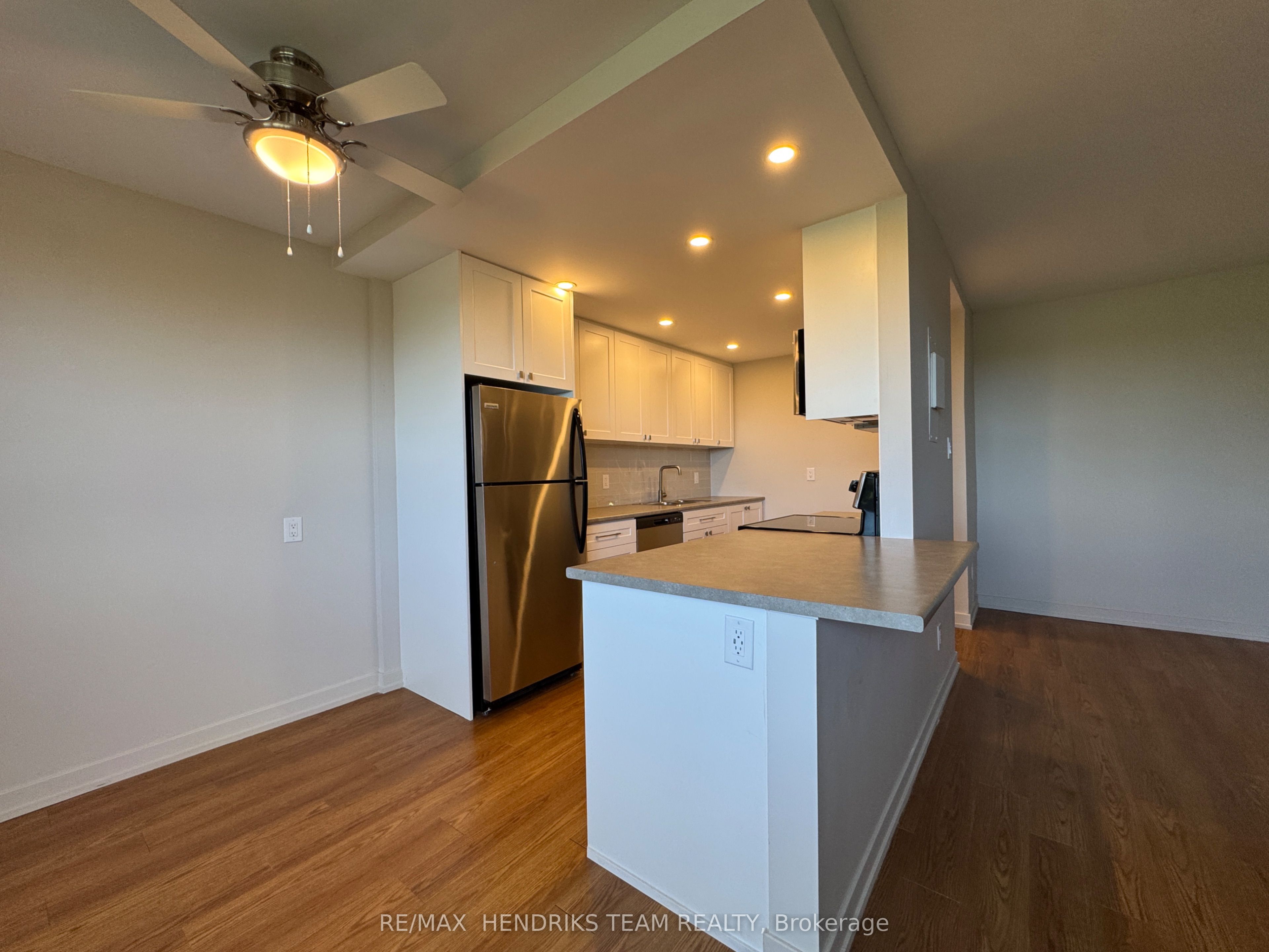 156 Fitch Street 317, Welland, ON L3C 4V6 photo 5
