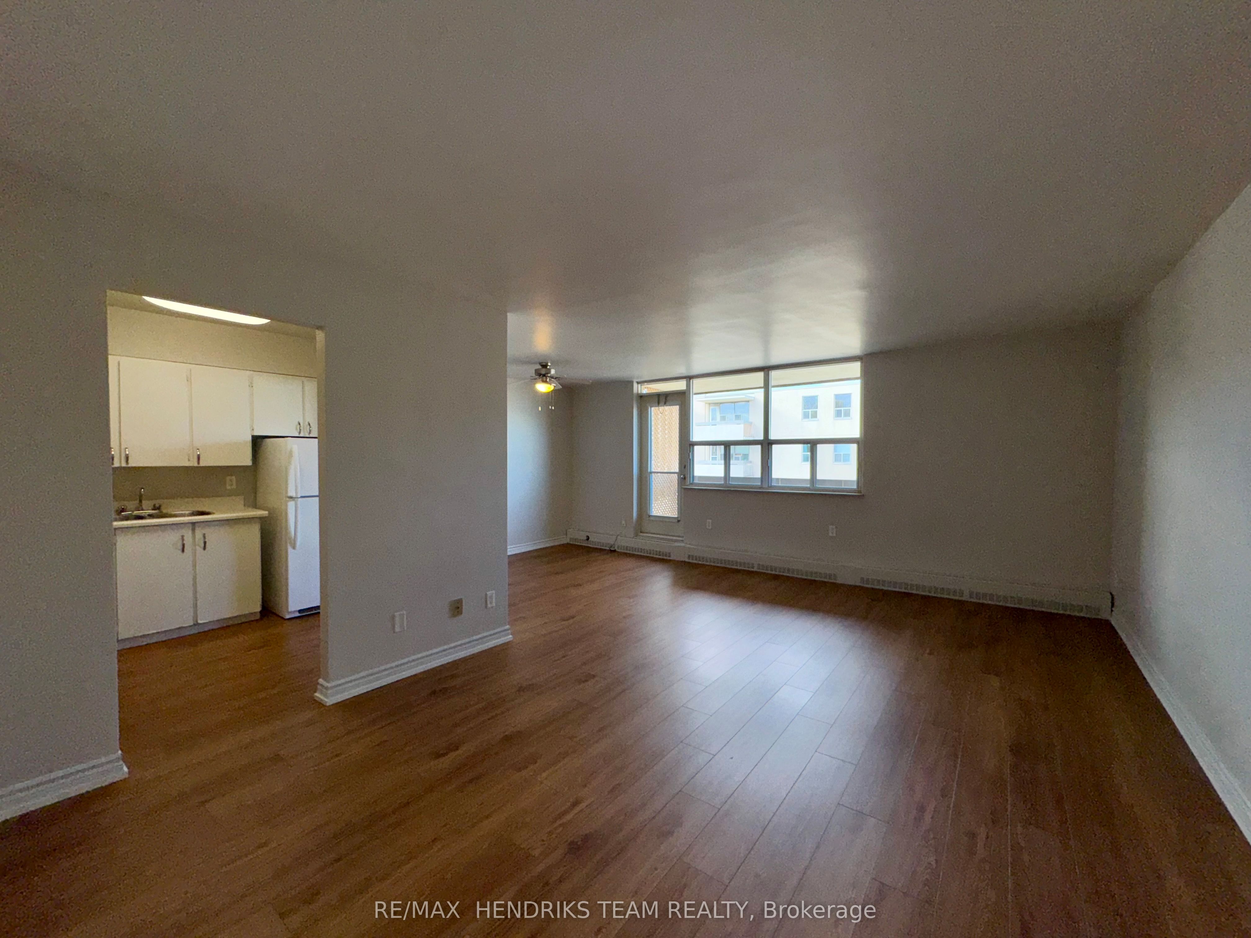158 Fitch Street 111, Welland, ON L3C 4V6 photo 2