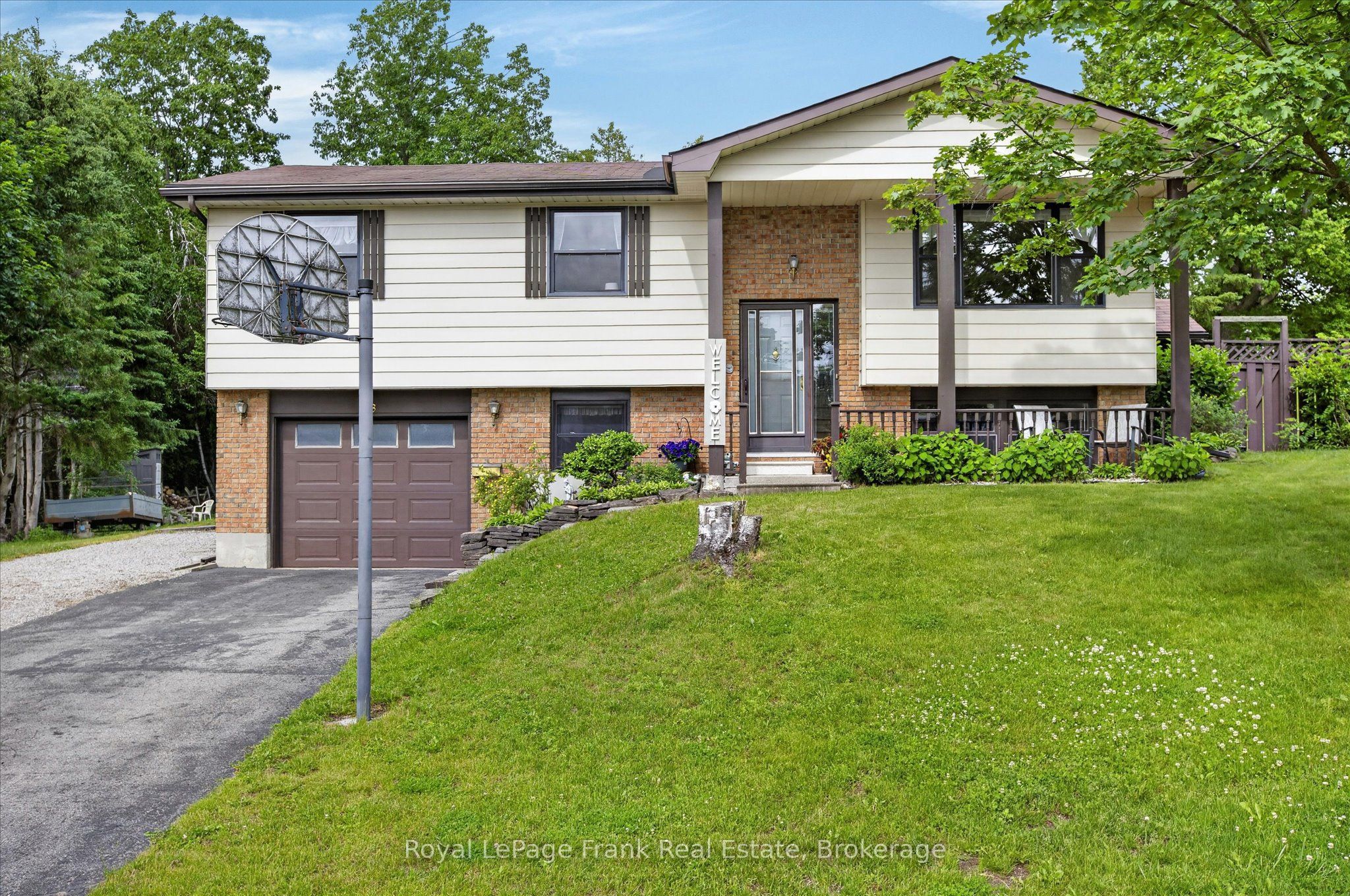 18 Redwood Court, Peterborough, ON K9K 1M5