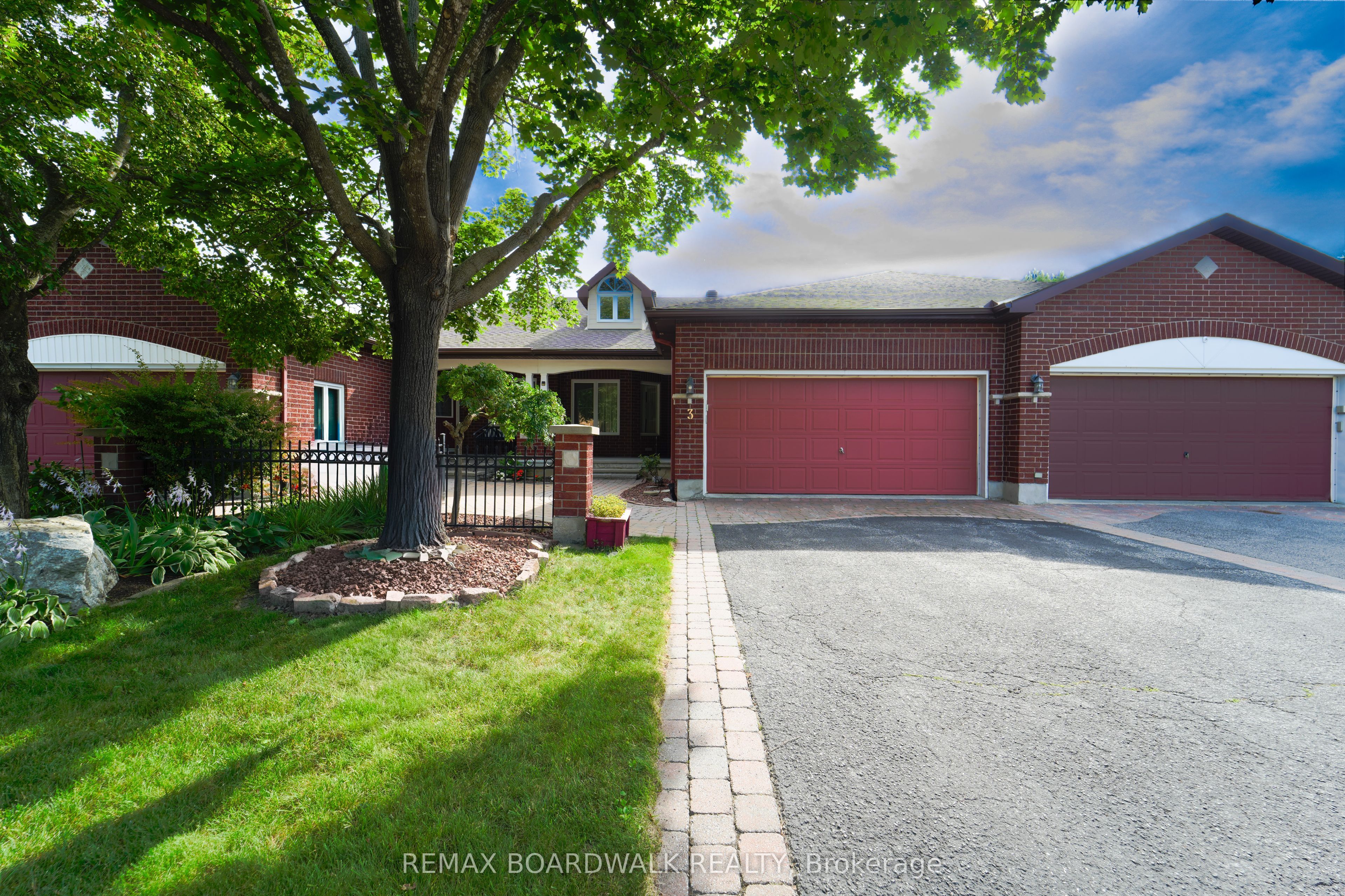 3 Coulson Court, Kanata, ON K2K 2X8