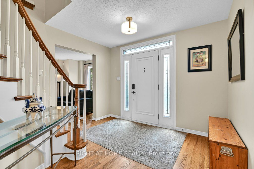 6191 Ravine Way, Orleans - Convent Glen and Area, ON K1C 2V5 photo 3