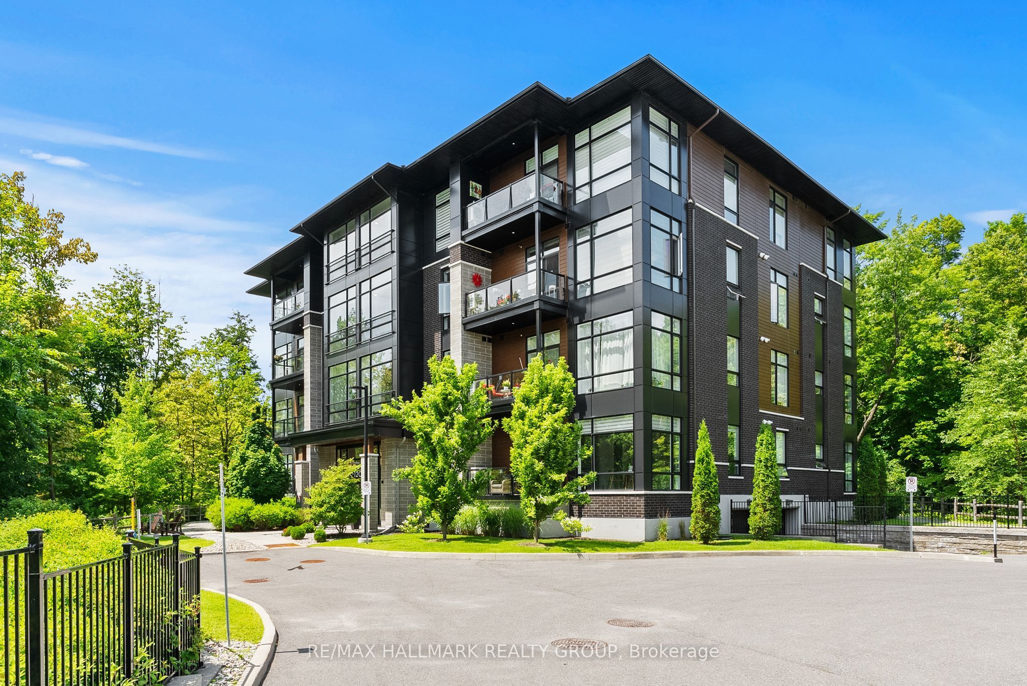 120 Cortile Private 101, Blossom Park - Airport and Area, ON K1V 2S8