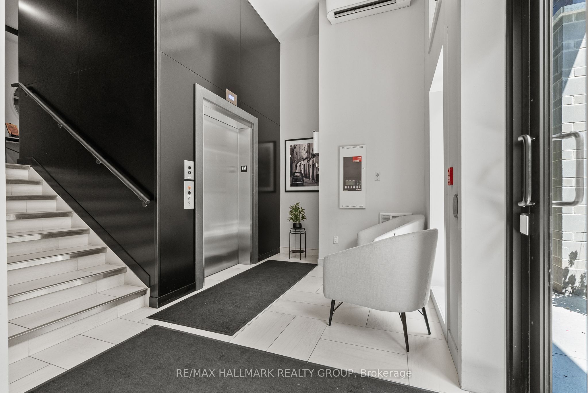 120 Cortile Private 101, Blossom Park - Airport and Area, ON K1V 2S8 photo 3