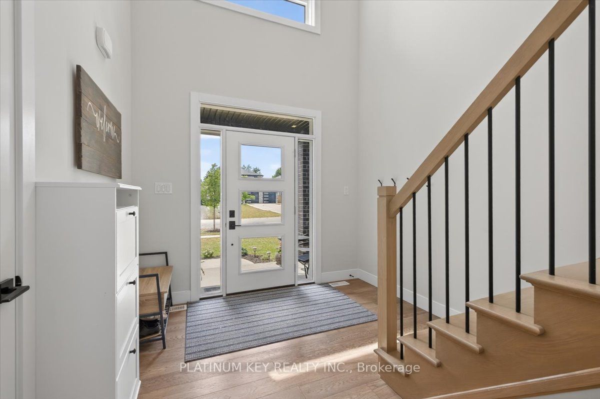 54 Mcneil Street, Strathroy-Caradoc, ON N0L 1W0 photo 4