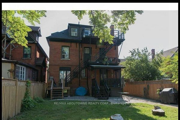 66 Wellington Street S, Hamilton, ON L8N 2R1 photo 2