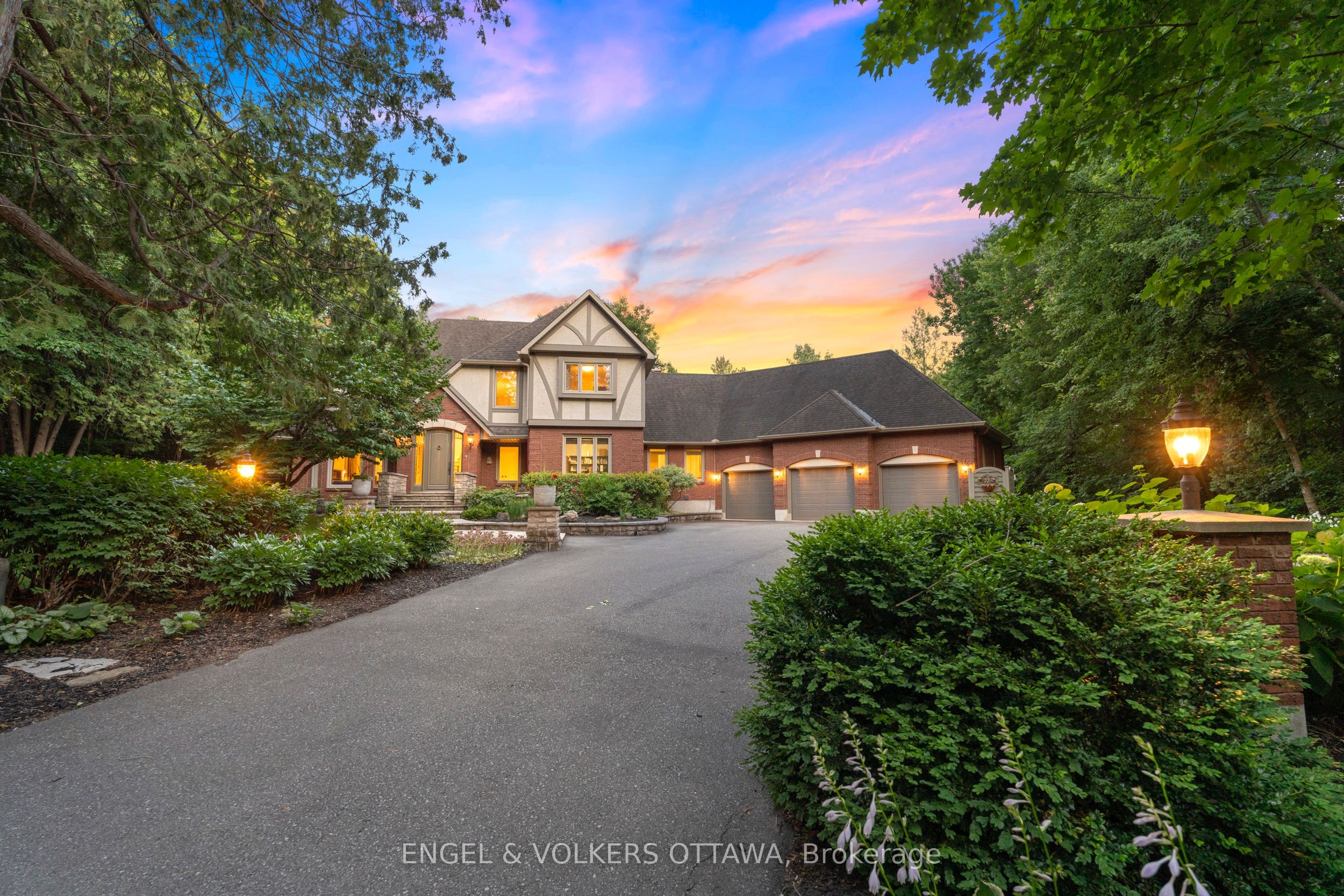 5596 Scobie Crescent, Manotick - Kars - Rideau Twp and Area, ON K4M 1B7 photo 2