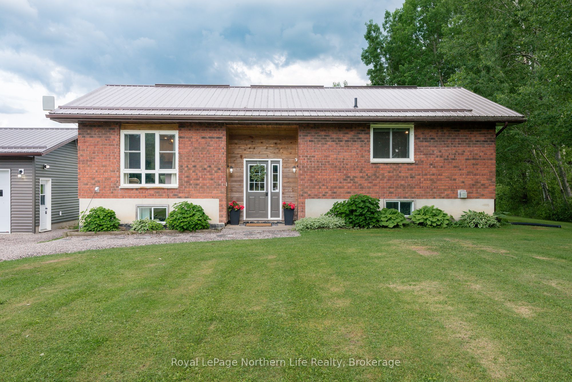 989 Pioneer Road, Chisholm, ON P0H 1Z0