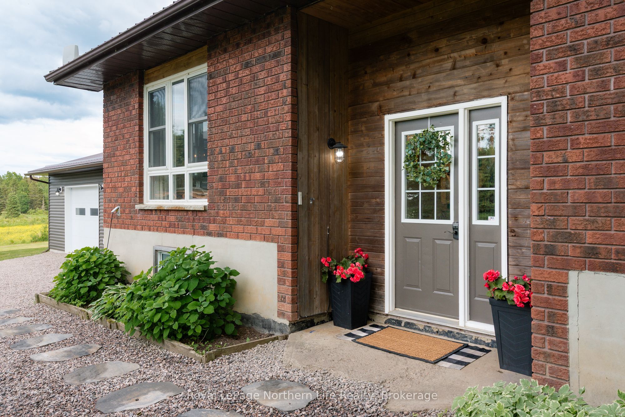 989 Pioneer Road, Chisholm, ON P0H 1Z0 photo 4