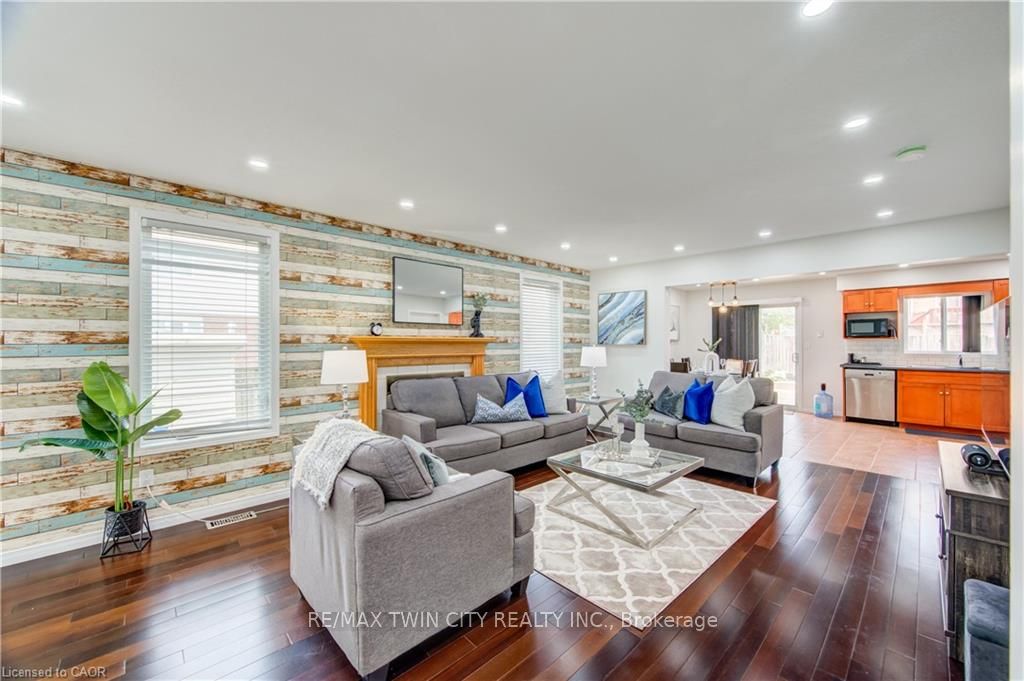 15 CHESTER Drive, Cambridge, ON N1T 2C4 photo 5