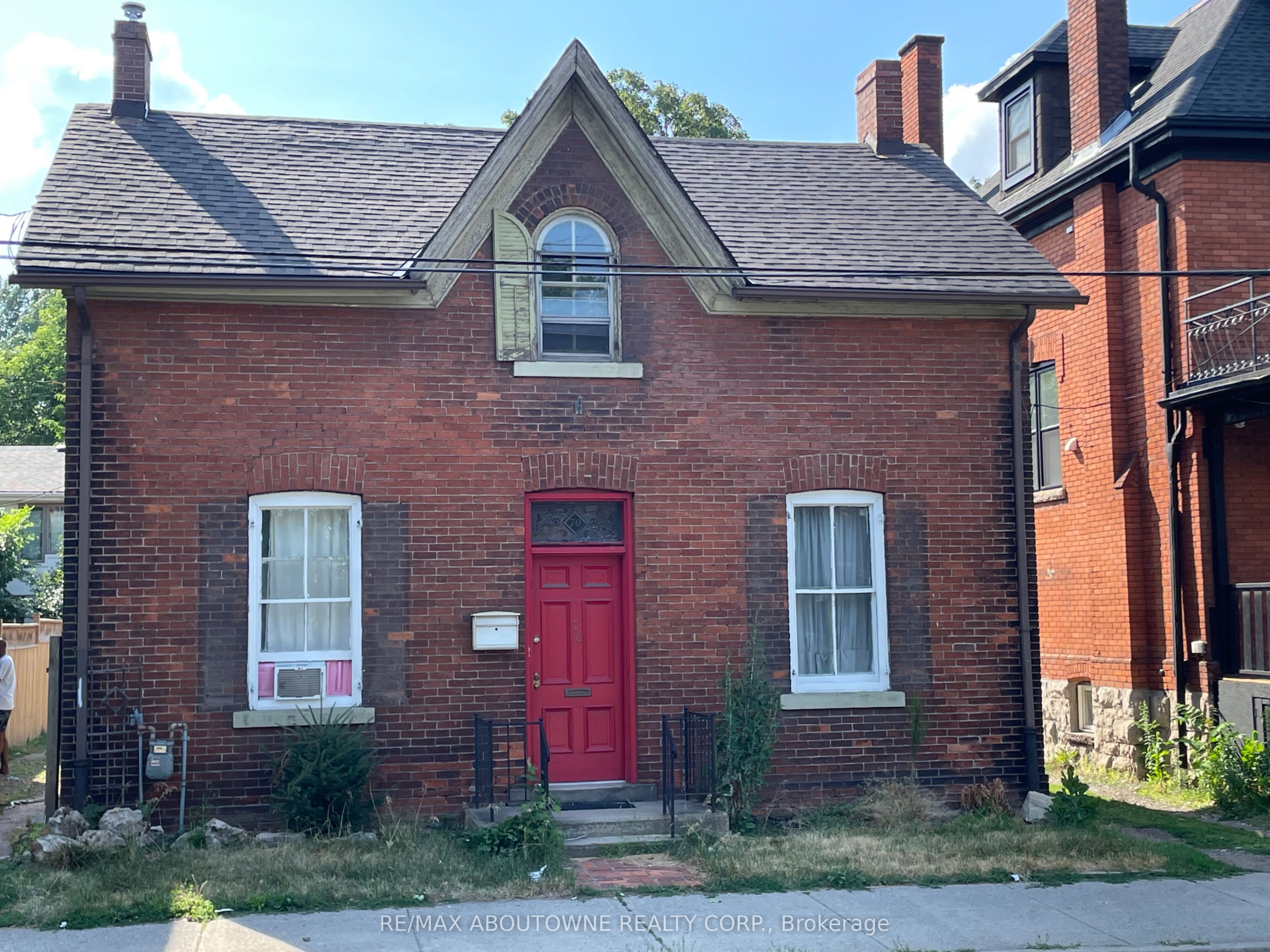 70 Wellington Street S, Hamilton, ON L8N 2R1