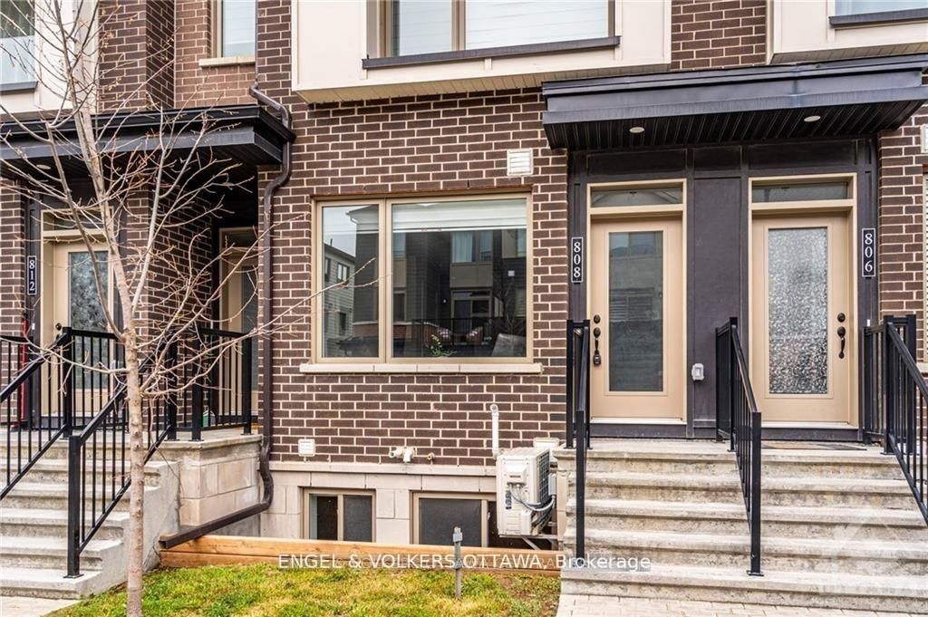 808 Kiniw Private, Manor Park - Cardinal Glen and Area, ON K1K 5A4 photo 2