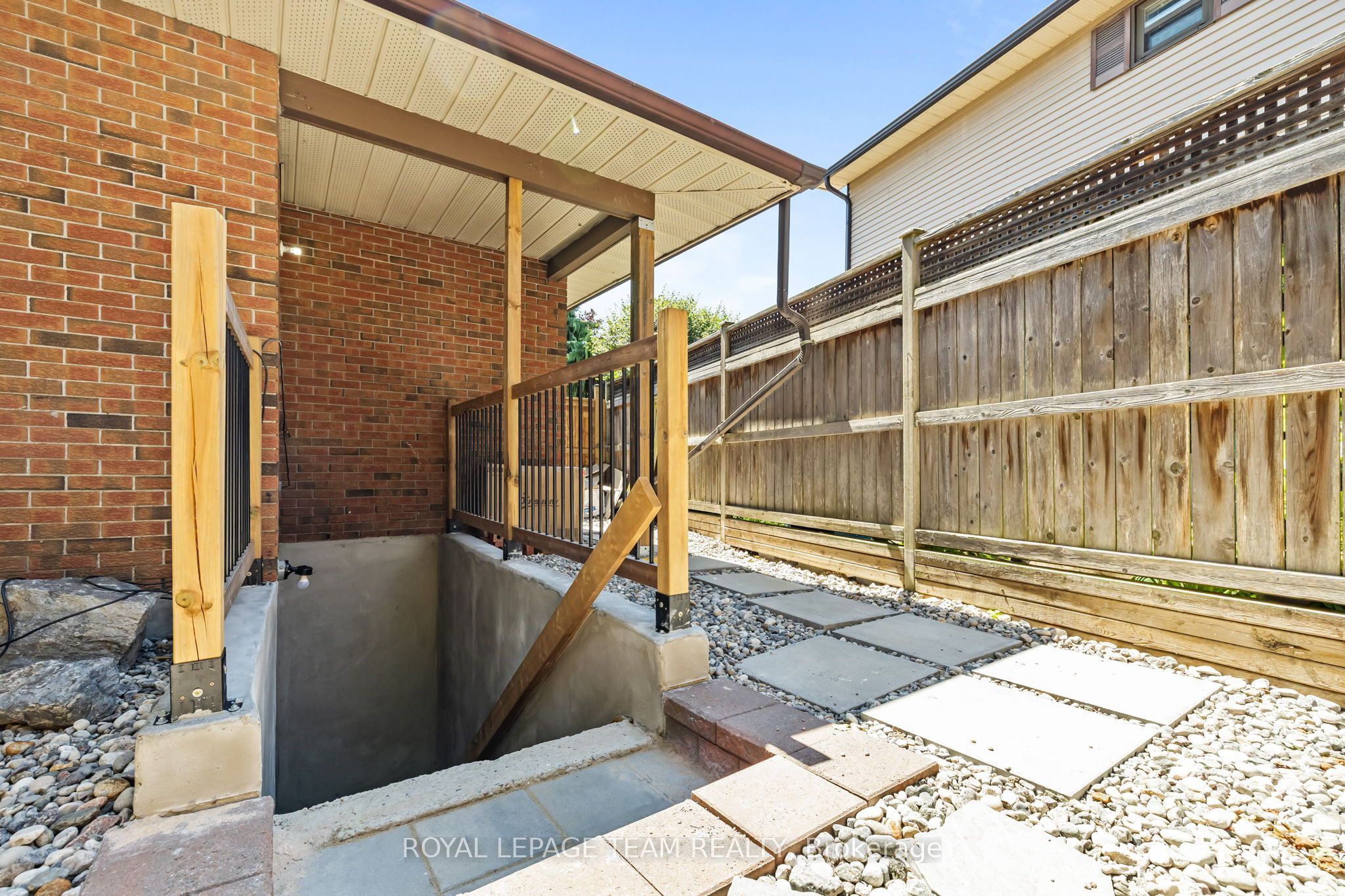 1288 Plante Drive B, Hunt Club - Windsor Park Village and Area, ON K1V 9G2 photo 2