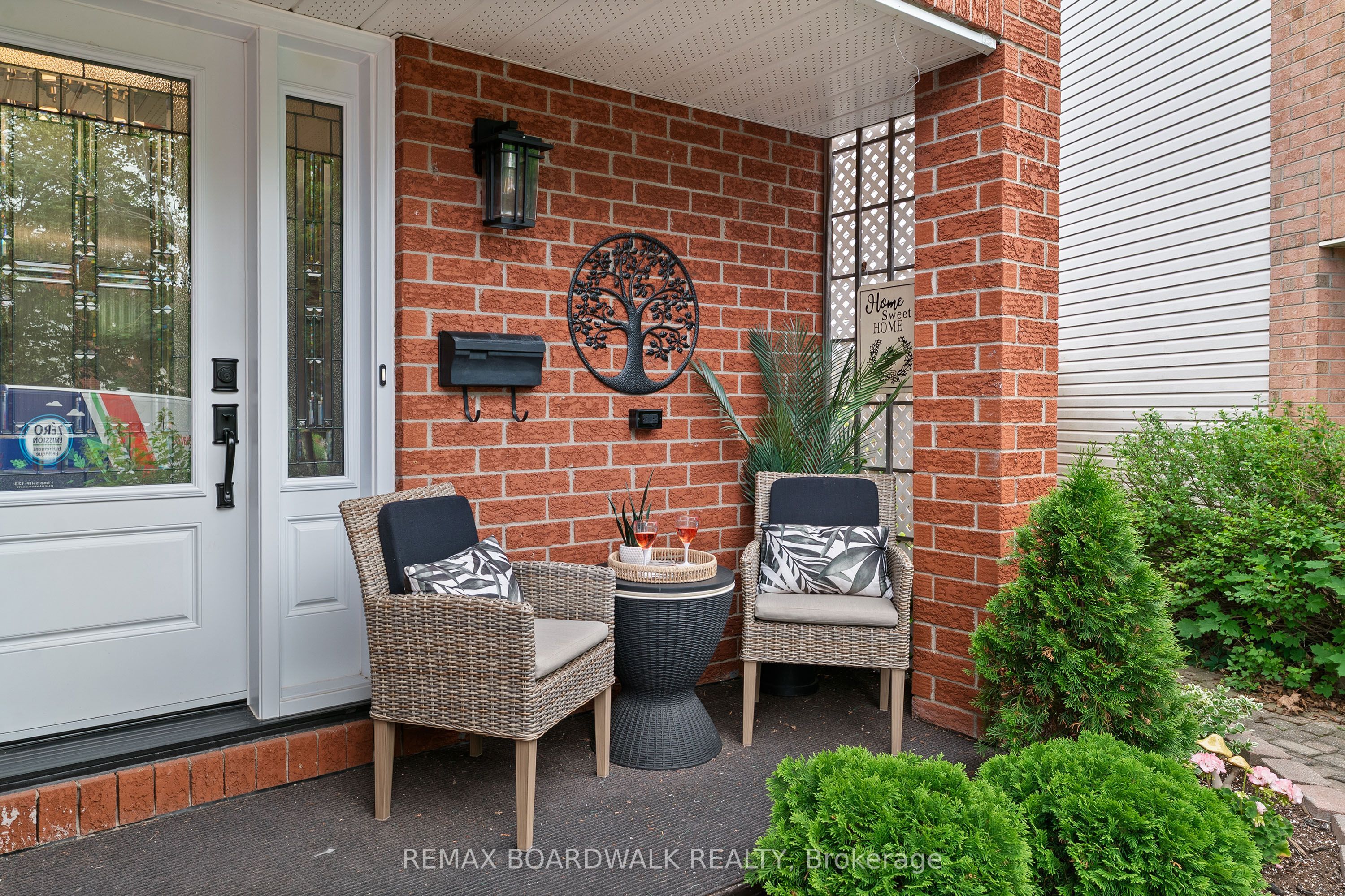 22 Eagleview Street, Kanata, ON K2M 2R3 photo 3