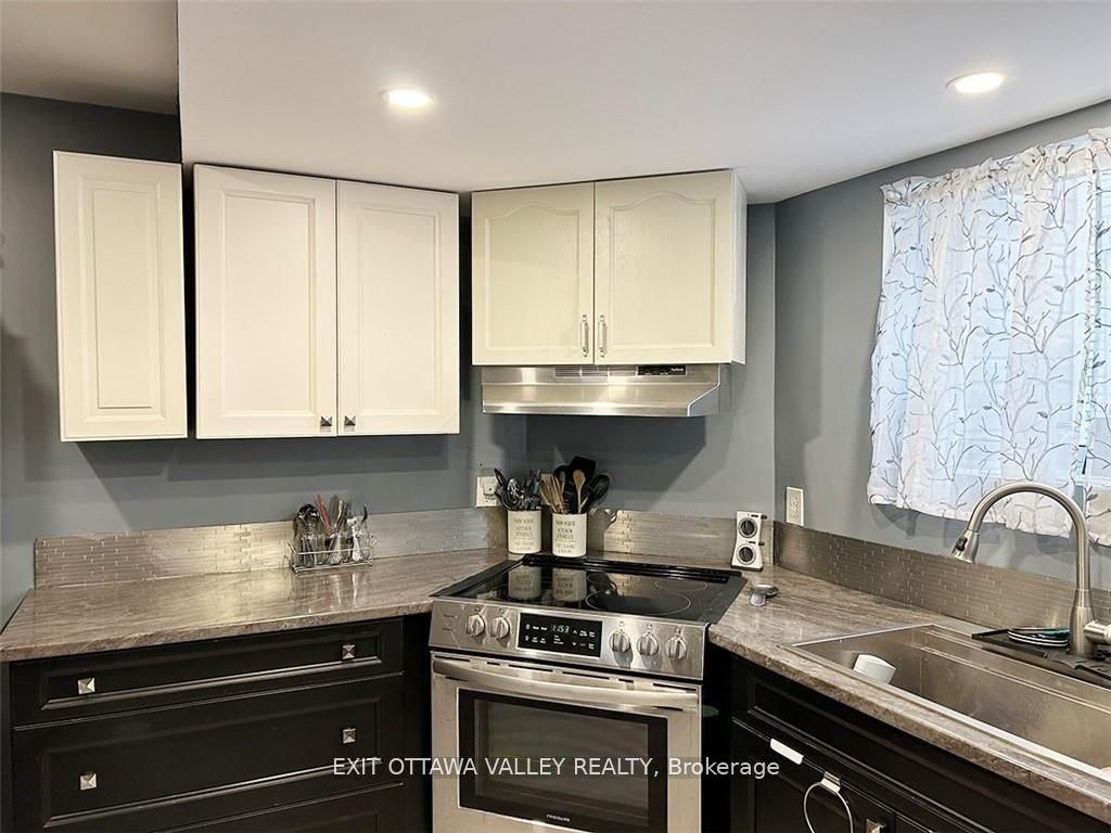 444 Isabella Street, Pembroke, ON K8A 5T7 photo 5