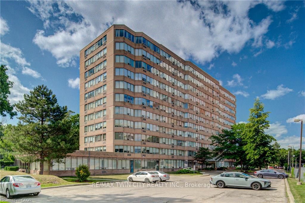 3227 KING Street E, Kitchener, ON N2A 3Z9