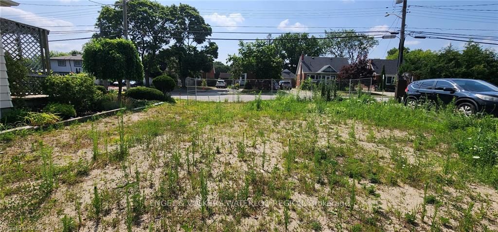 548 Stirling Avenue S, Kitchener, ON N2M 3J6 photo 2