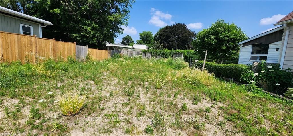 548 Stirling Avenue S, Kitchener, ON N2M 3J6 photo 3