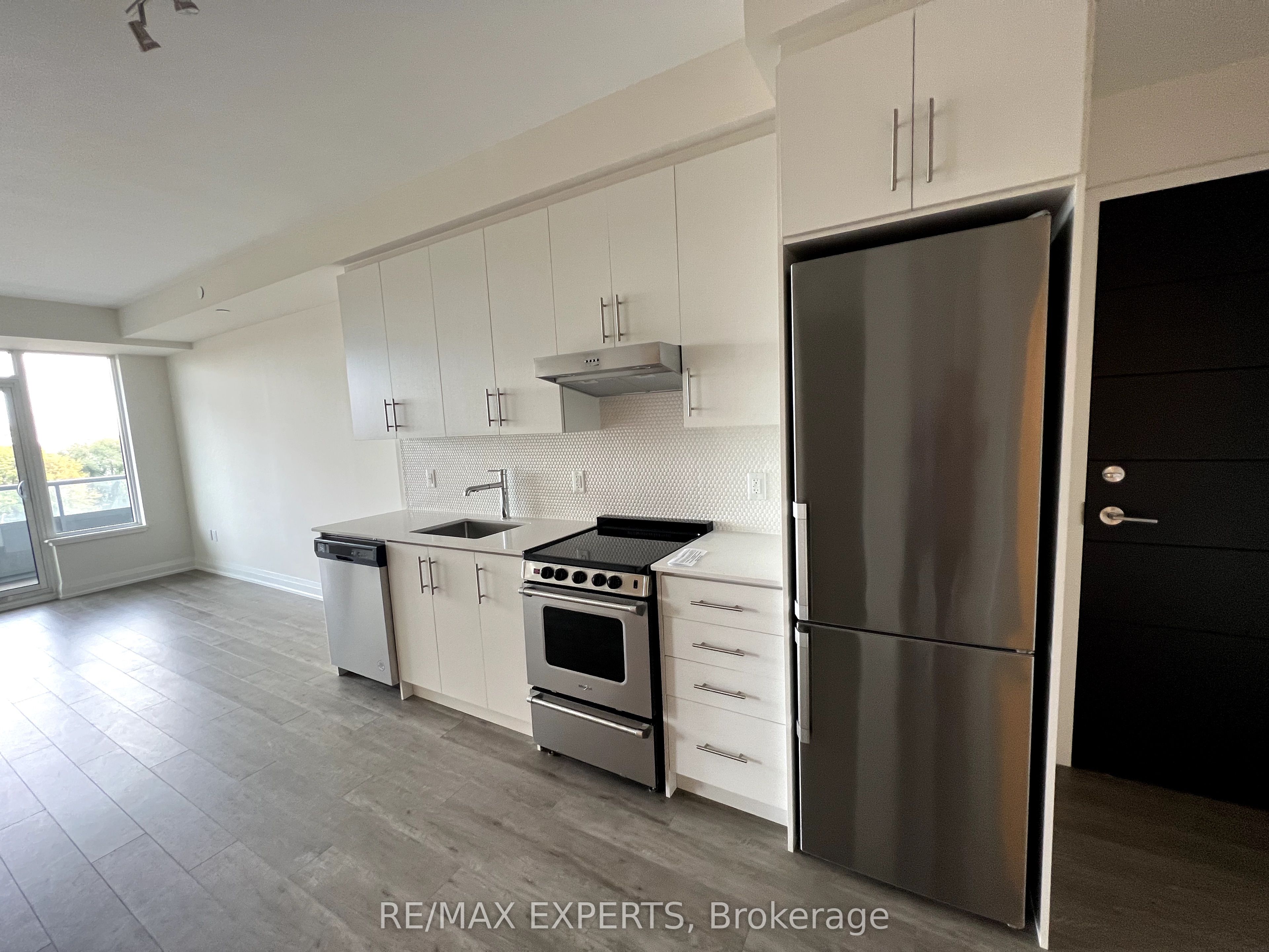 212 King William Street 602, Hamilton, ON L8R 0A7 photo 2