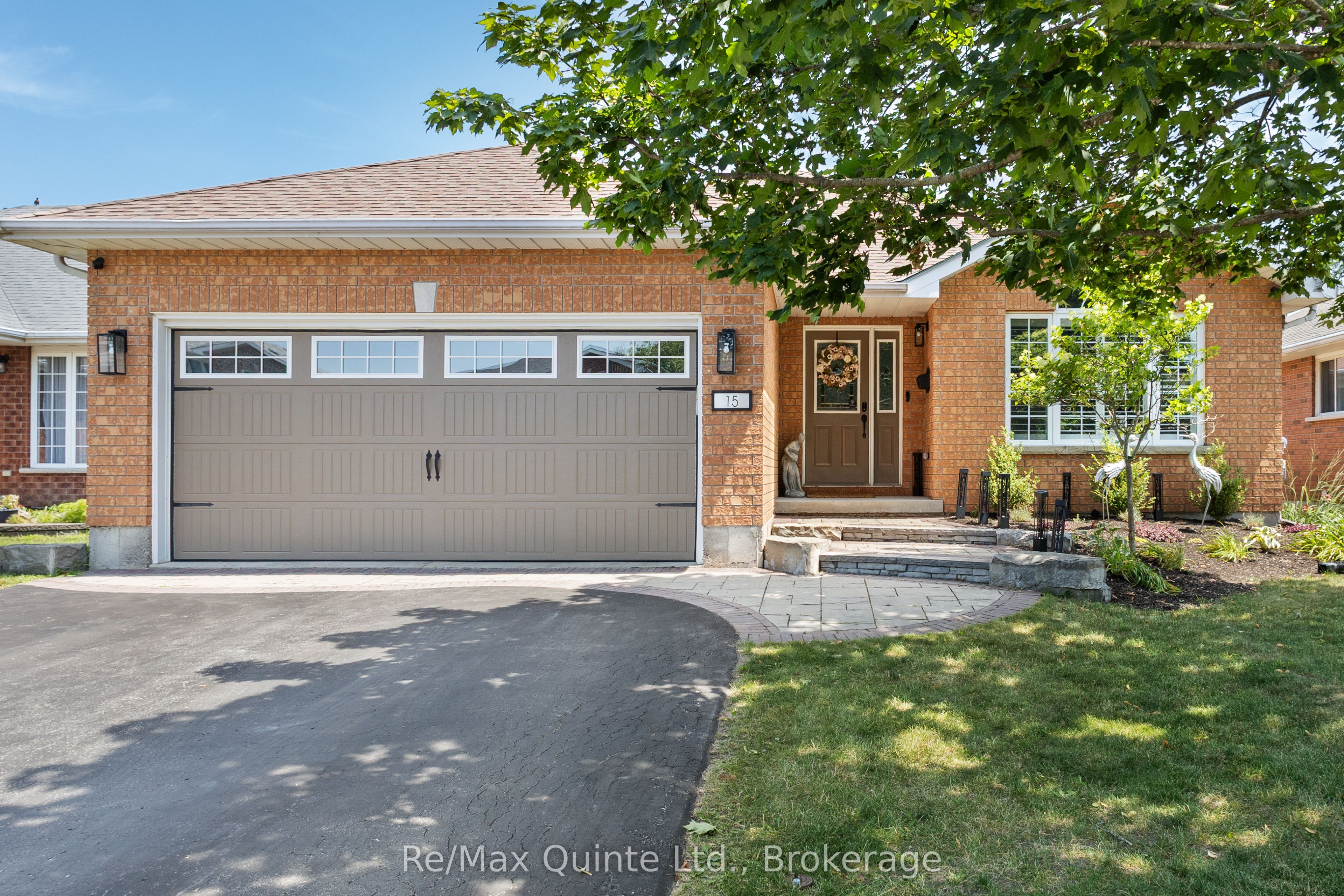 15 Spruce Gardens, Belleville, ON K8N 5W3