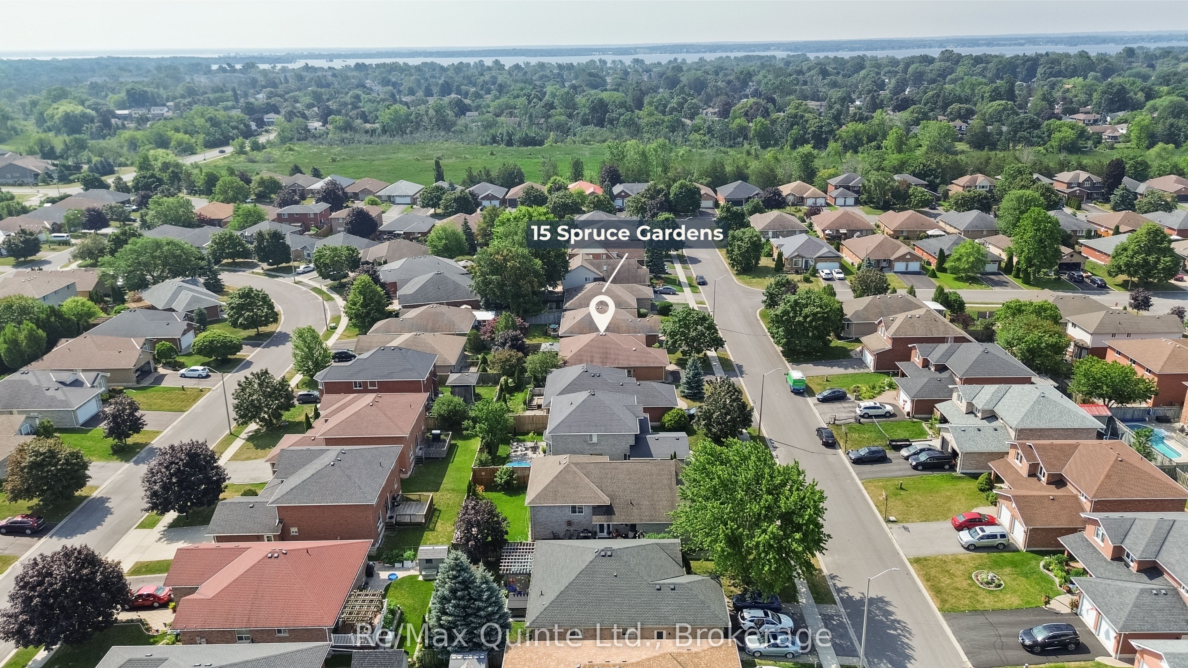 15 Spruce Gardens, Belleville, ON K8N 5W3 photo 2