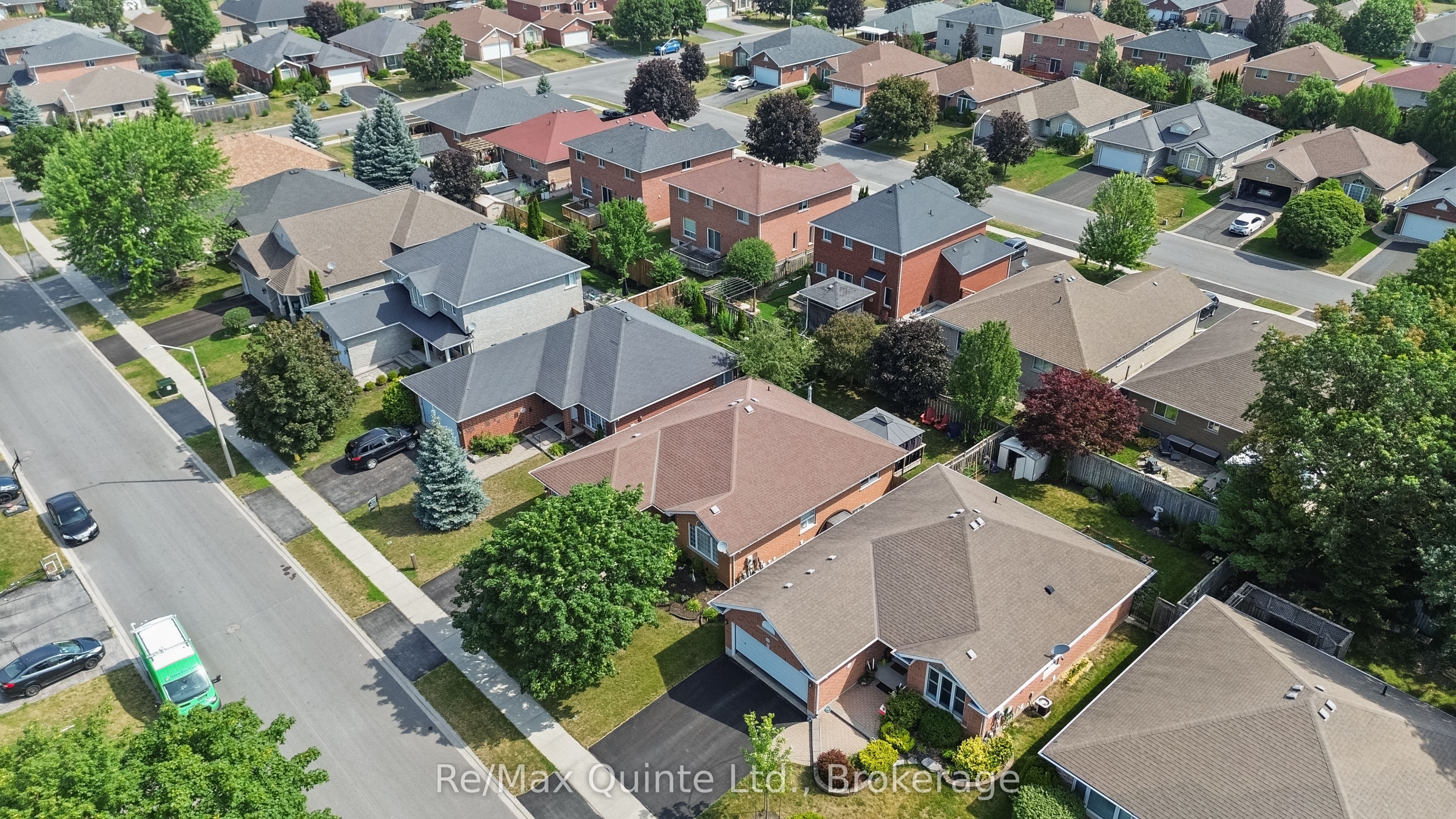 15 Spruce Gardens, Belleville, ON K8N 5W3 photo 3