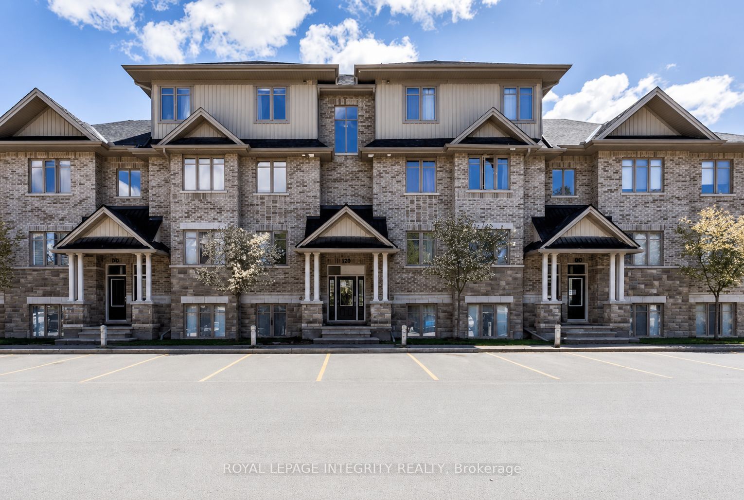 22 Tadley Private H, Barrhaven, ON K2J 2T3
