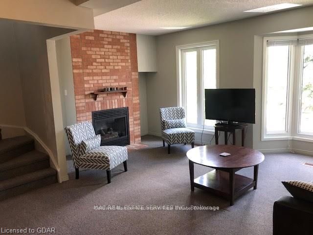 302 College Avenue W 3, Guelph, ON N1G 4T6