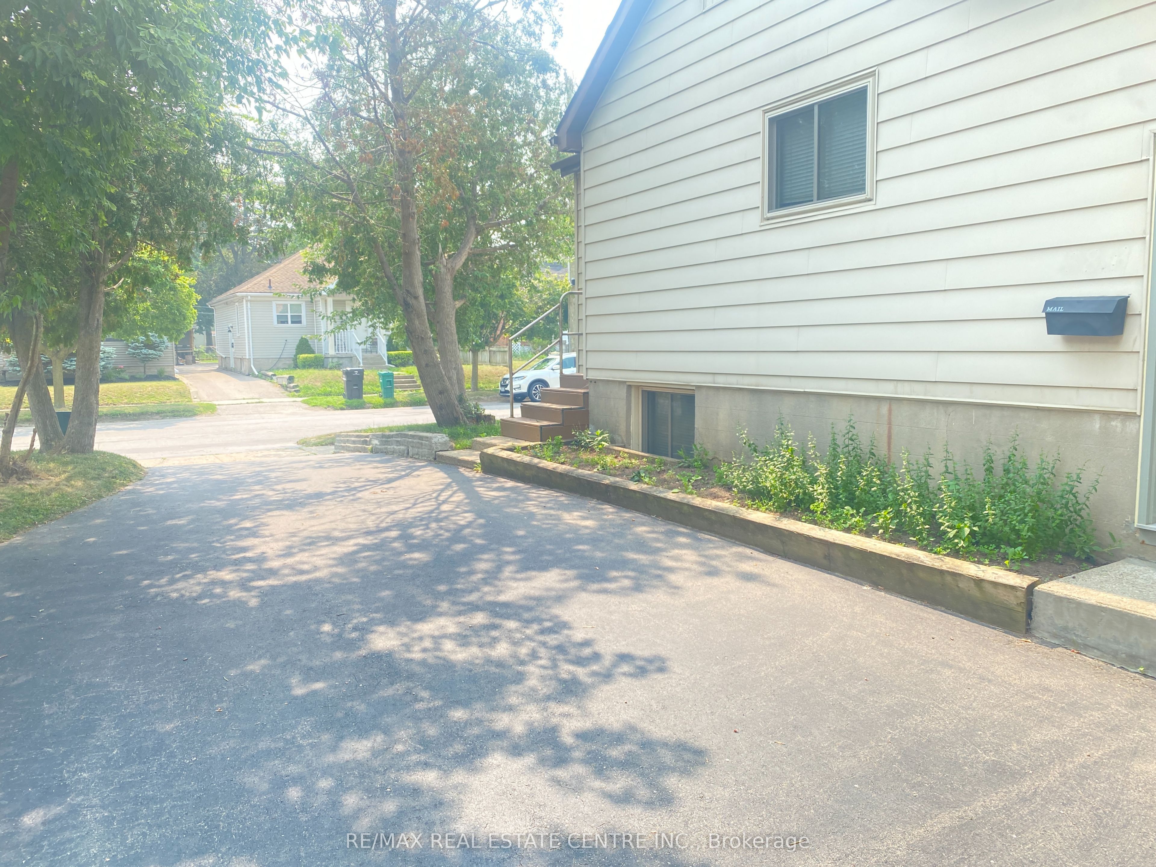 58A Fifth Avenue, Kitchener, ON N2C 1P4 photo 3