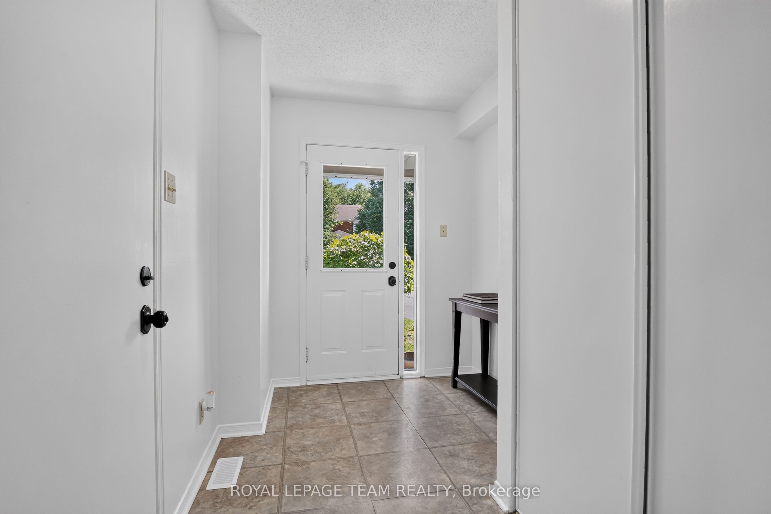 65 Woodpark Way, Barrhaven, ON K2J 4C6 photo 5