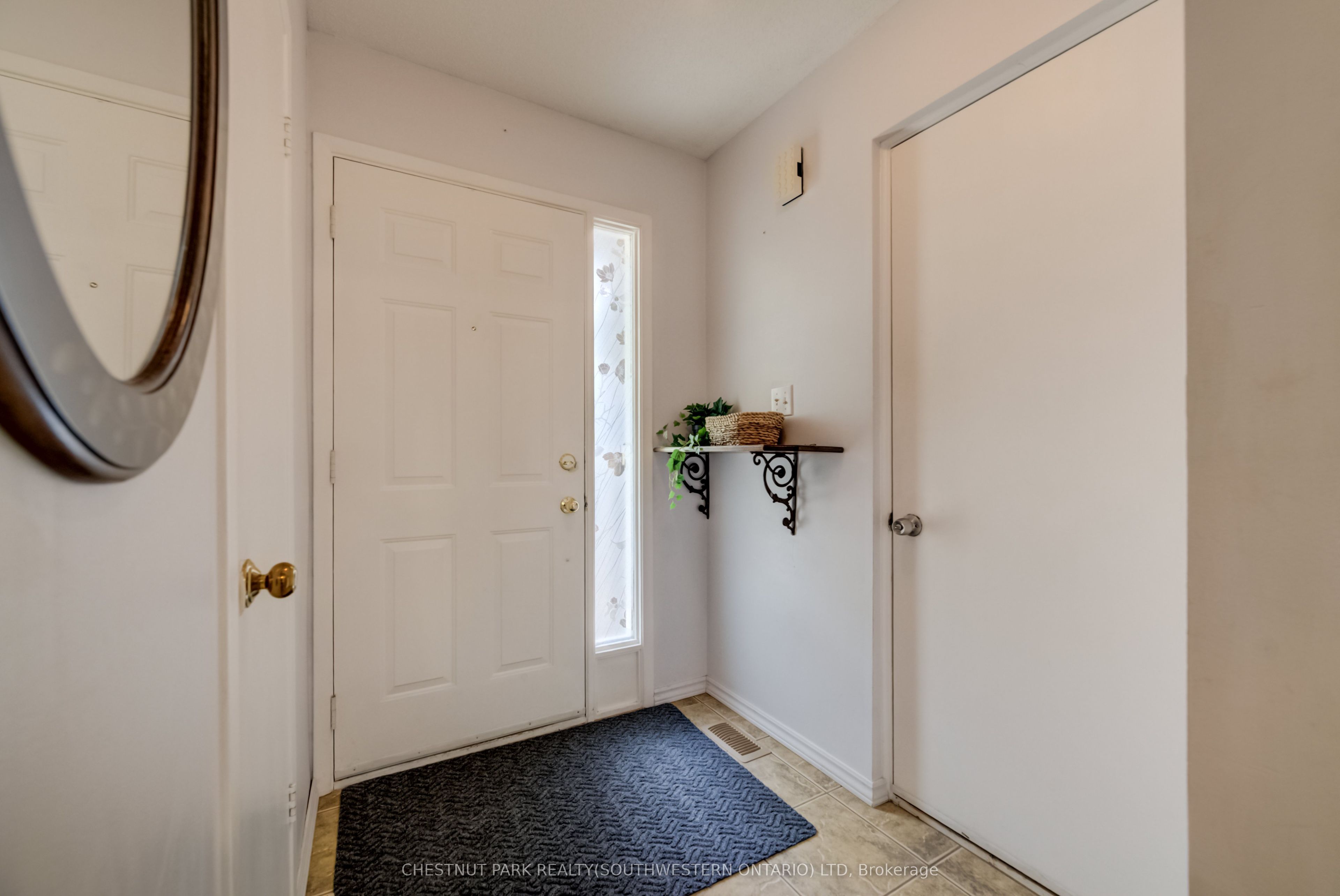 210 Highland Crescent 11, Kitchener, ON N2M 5H7 photo 4