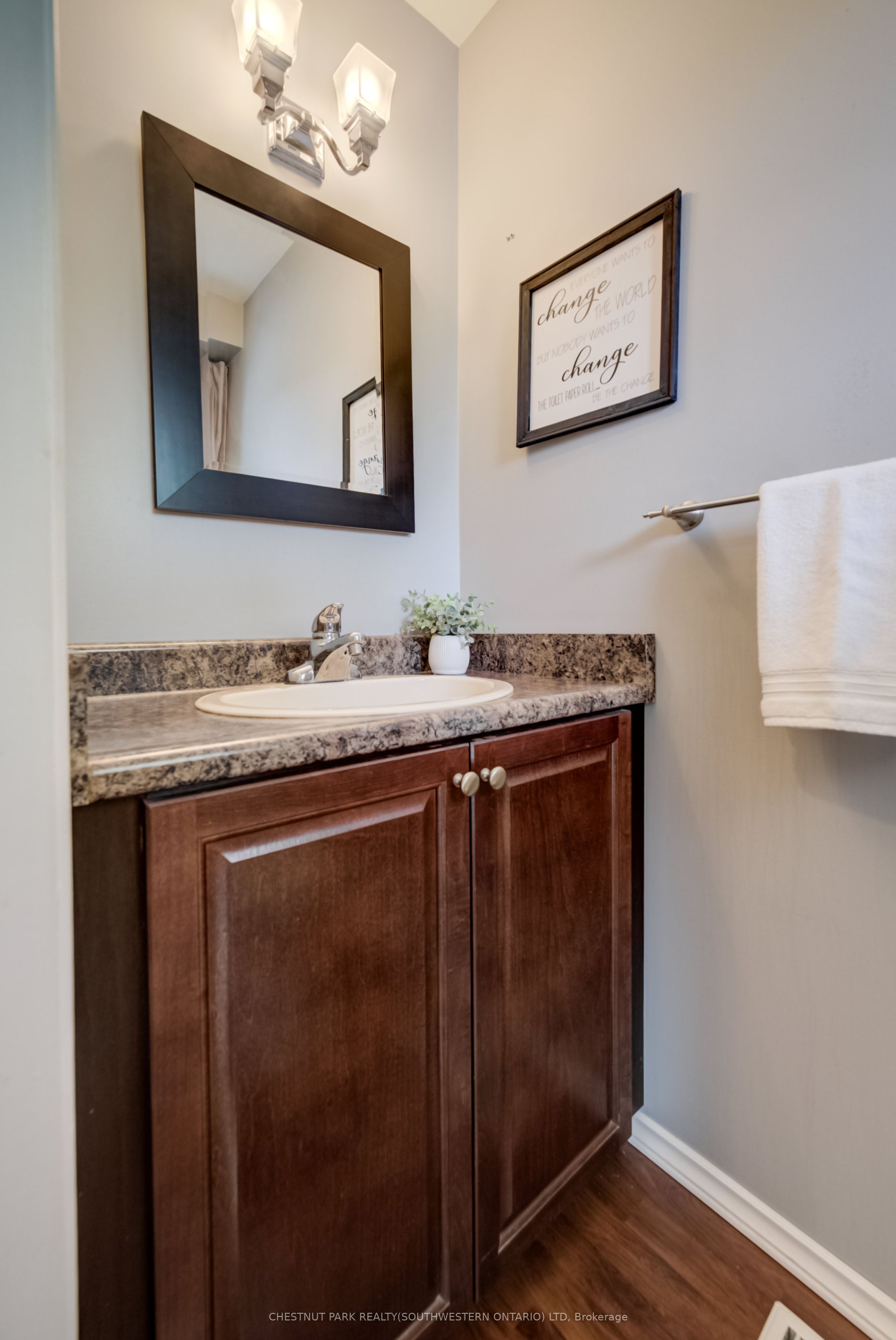 210 Highland Crescent 11, Kitchener, ON N2M 5H7 photo 5
