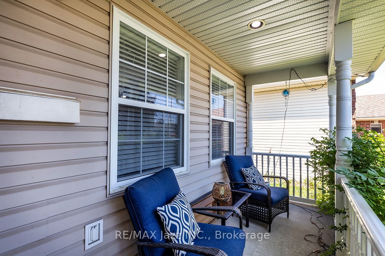 26 Glenn Drive, Quinte West, ON K8V 6E3 photo 2