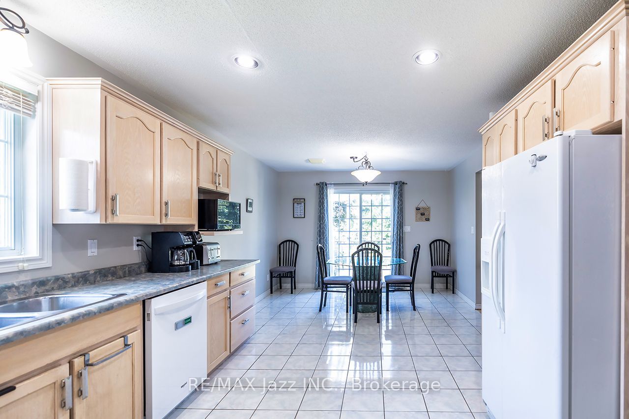 26 Glenn Drive, Quinte West, ON K8V 6E3 photo 5