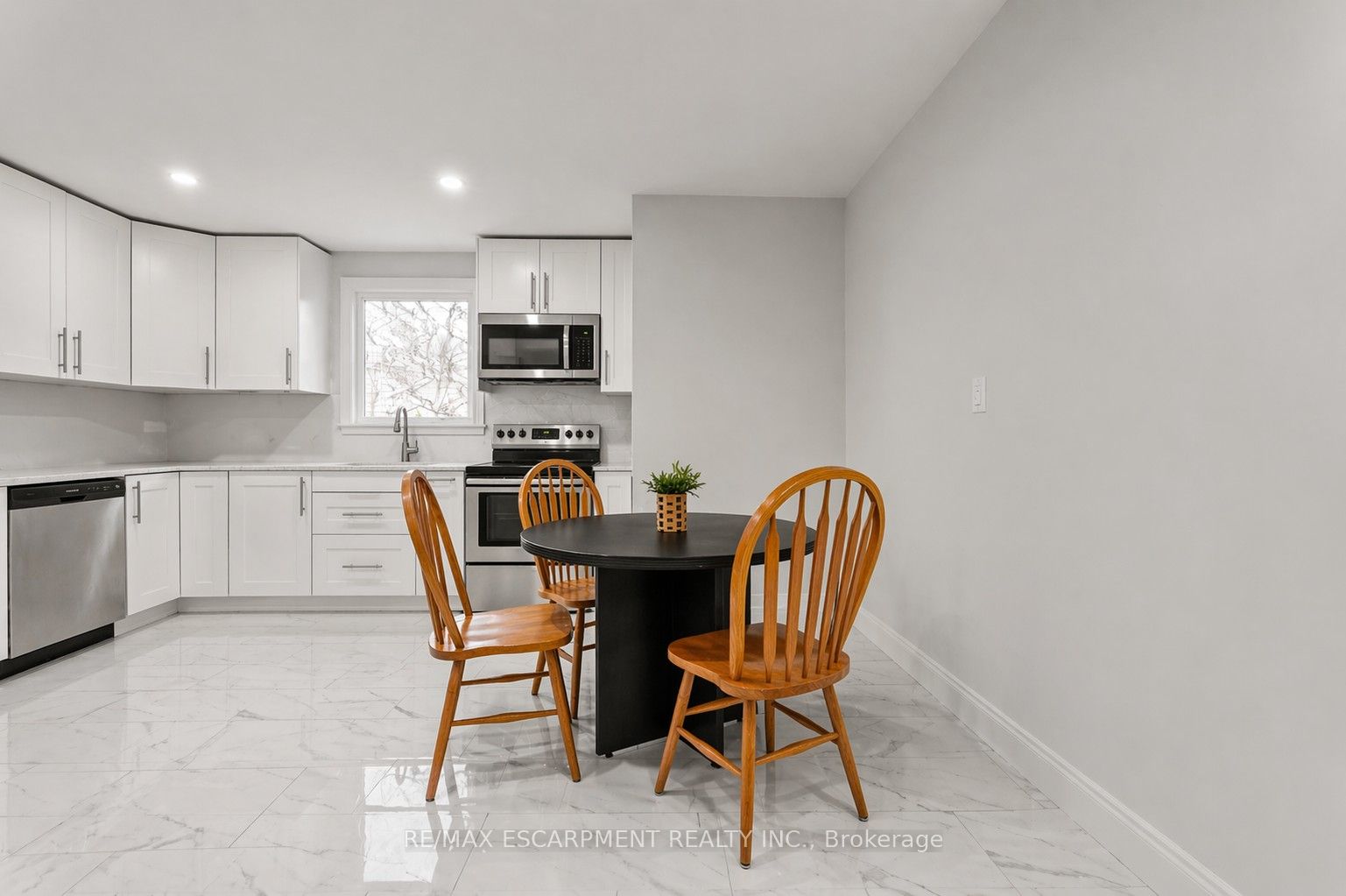 557 Lake Street, St. Catharines, ON L2N 4J1 photo 4