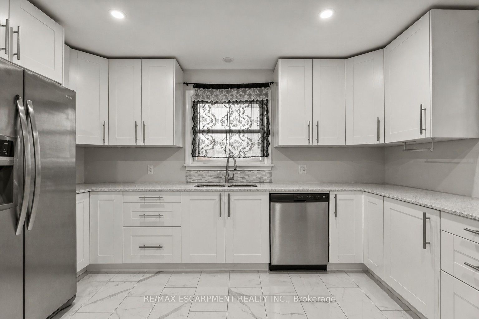 557 Lake Street, St. Catharines, ON L2N 4J1 photo 5