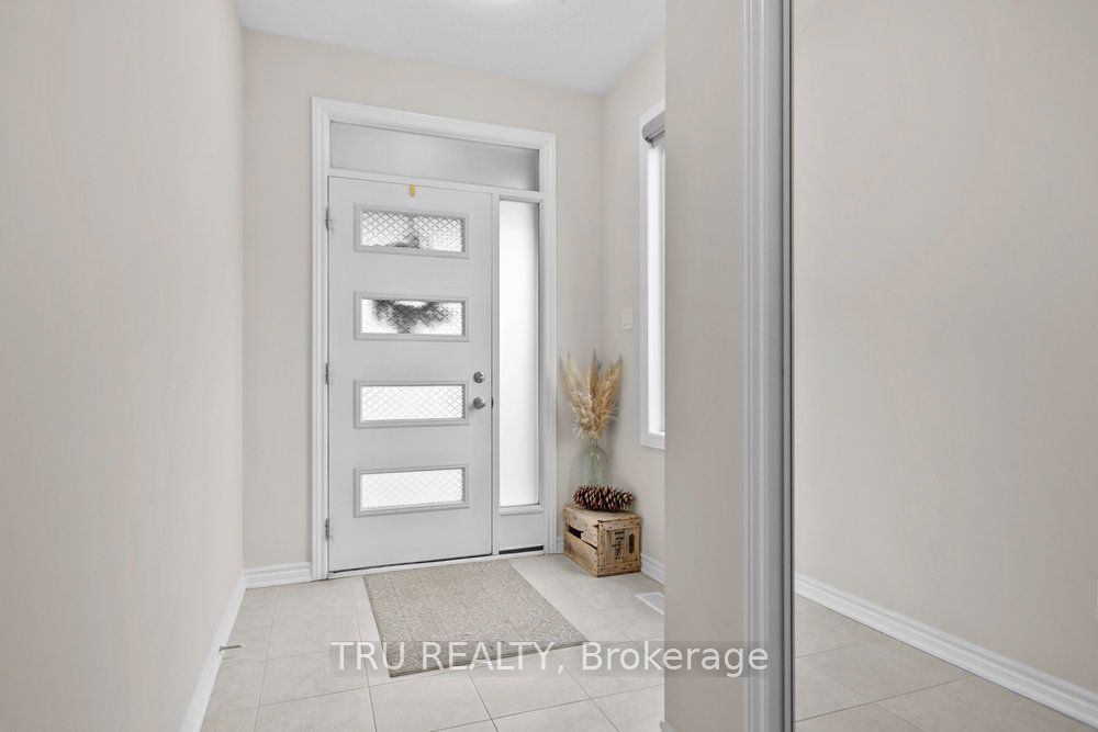 731 Brittanic Road, Kanata, ON K2V 0N7 photo 3