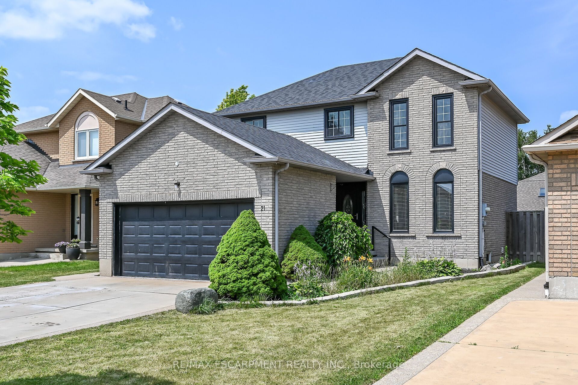 21 Springgarden Crescent, Hamilton, ON L8J 2S5 photo 2