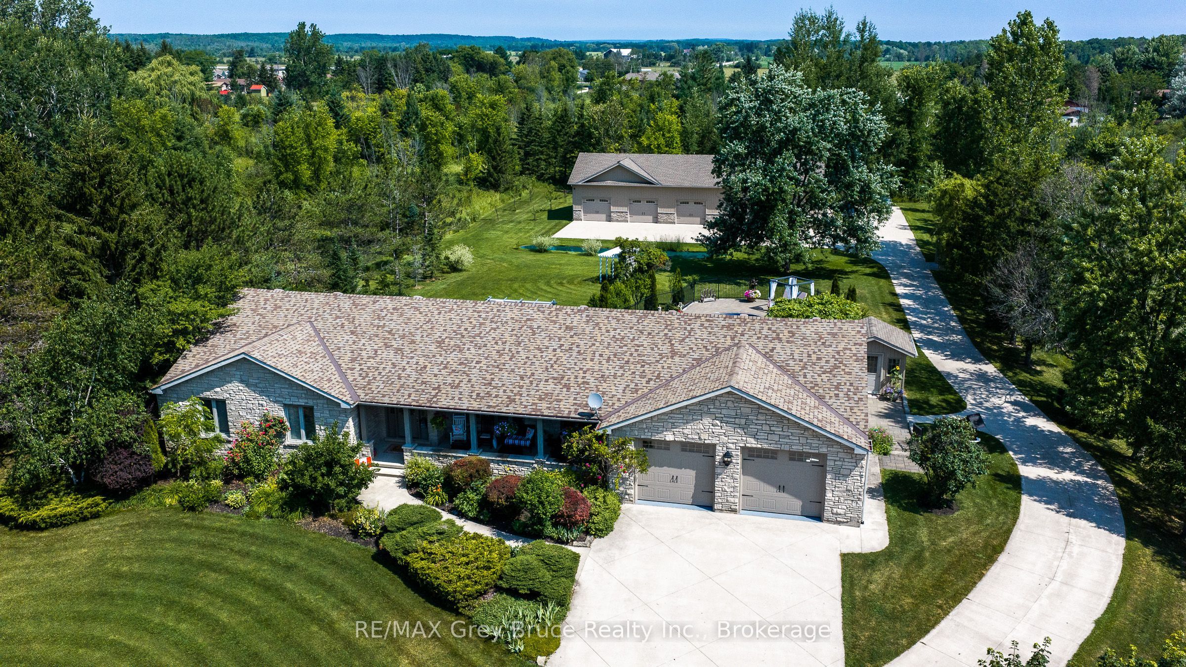913 27th Street W, Georgian Bluffs, ON N4K 5N4