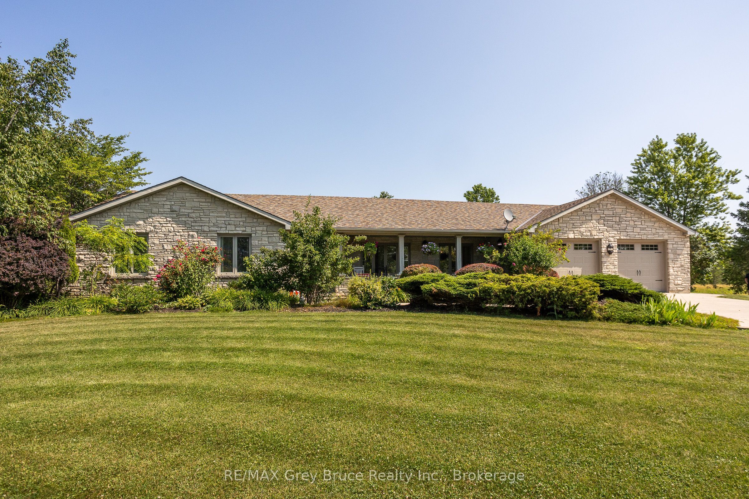 913 27th Street W, Georgian Bluffs, ON N4K 5N4 photo 2