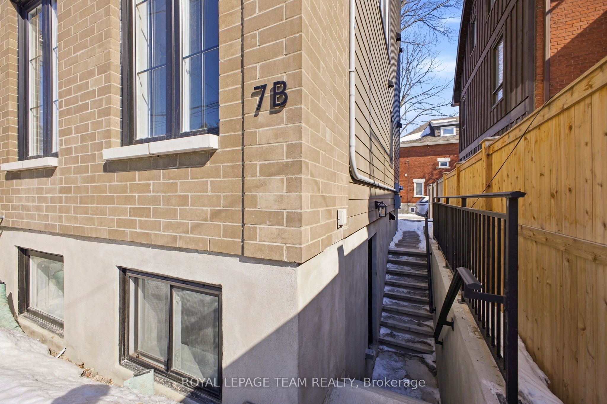 7 Gwynne Avenue B, Dows Lake - Civic Hospital and Area, ON K1Y 1X1 photo 4