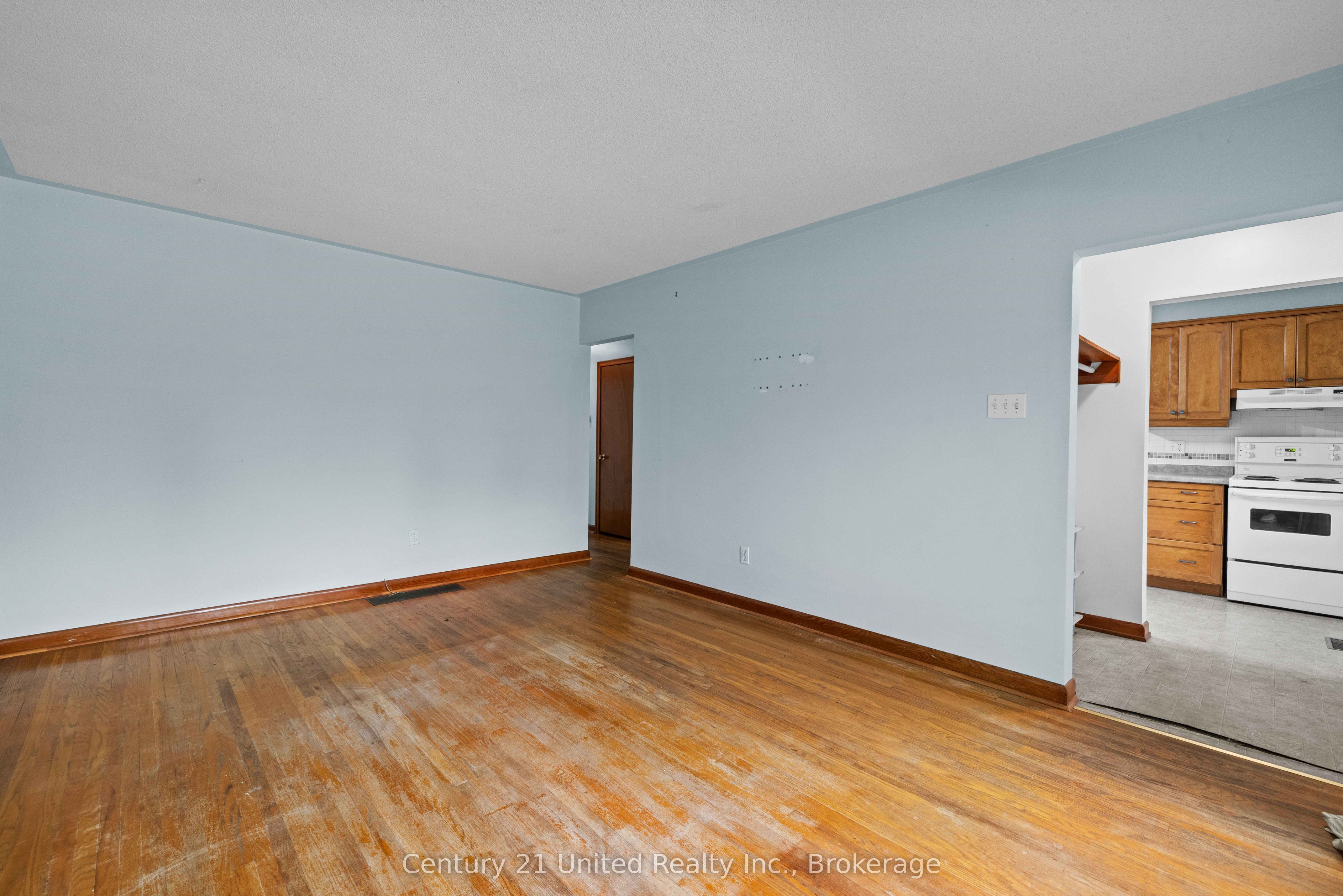 377 Chesterfield Avenue, Peterborough, ON K9H 4X8 photo 4