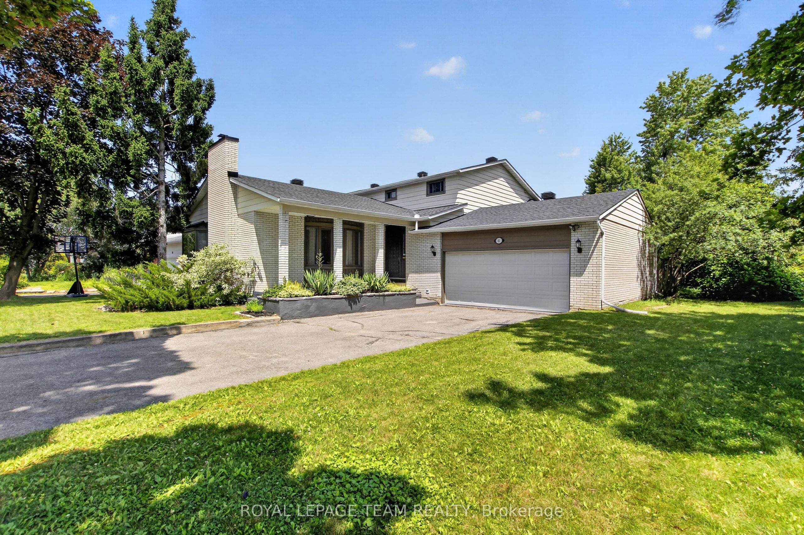 61 Amberwood Crescent, Country Place - Pineglen - Crestview and Area, ON K2E 7C2 photo 3