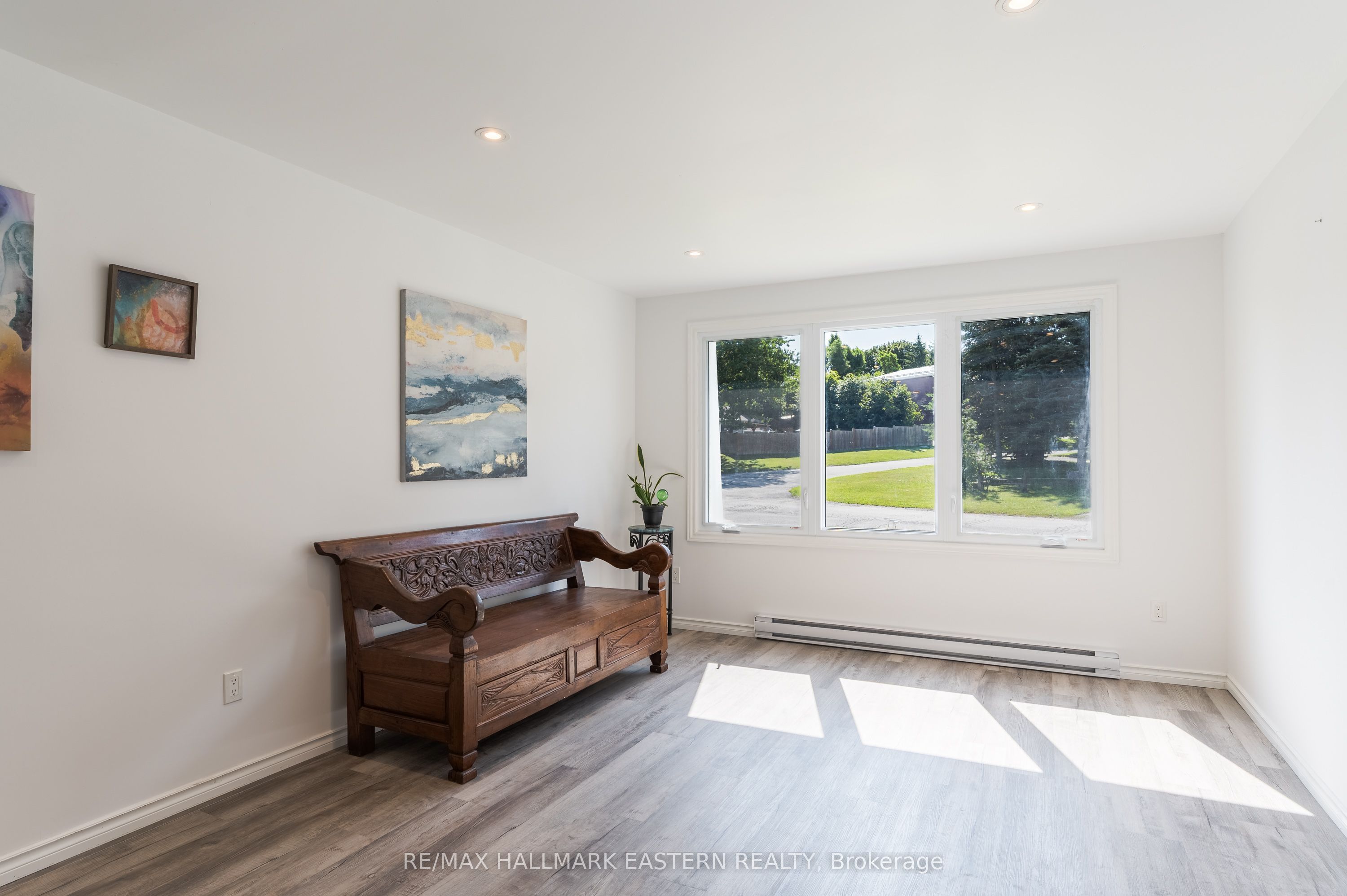 210 Maxwell Avenue, Peterborough, ON K9J 1B5 photo 4
