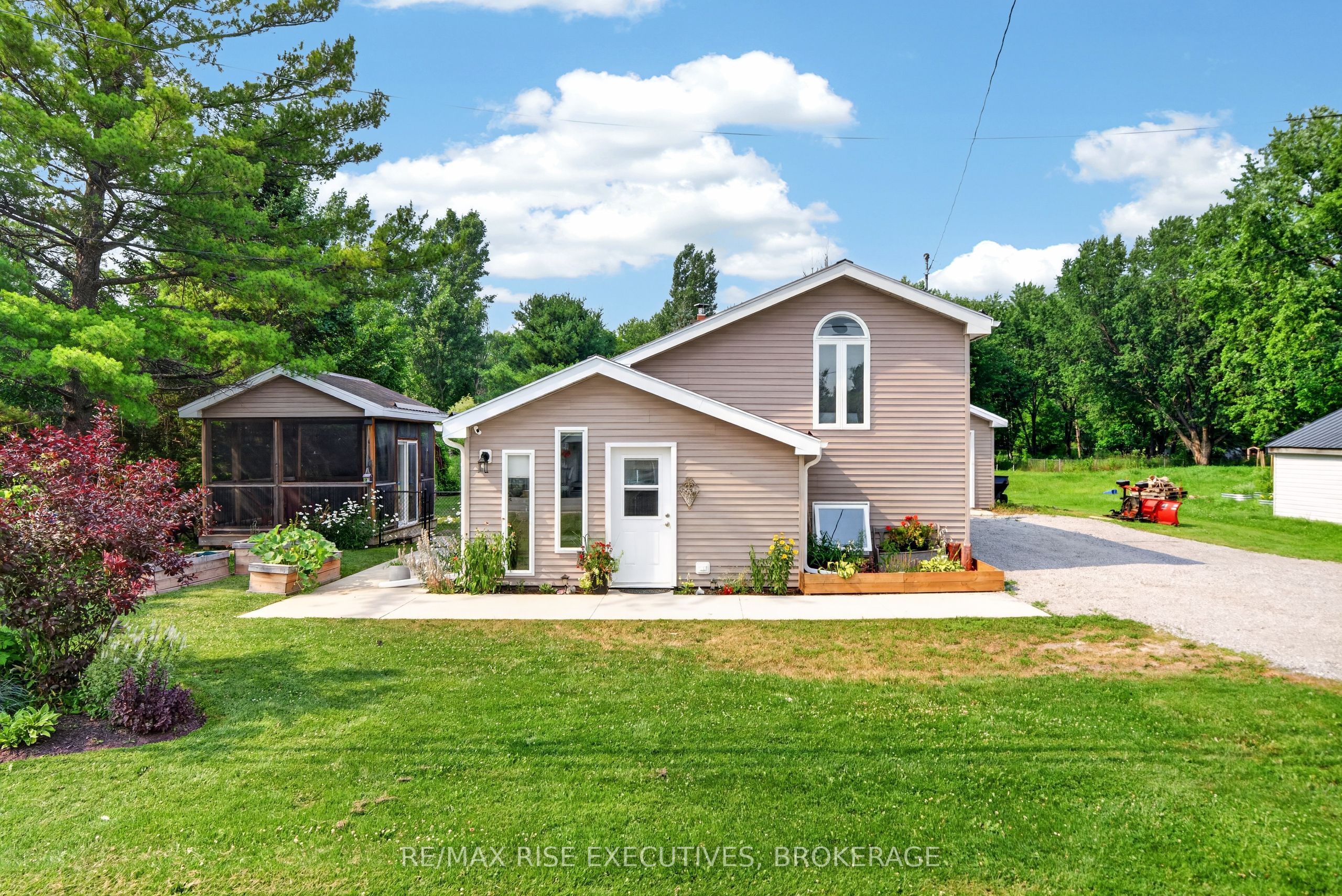 2990 Rutledge Road, Frontenac, ON K0H 2T0 photo 2