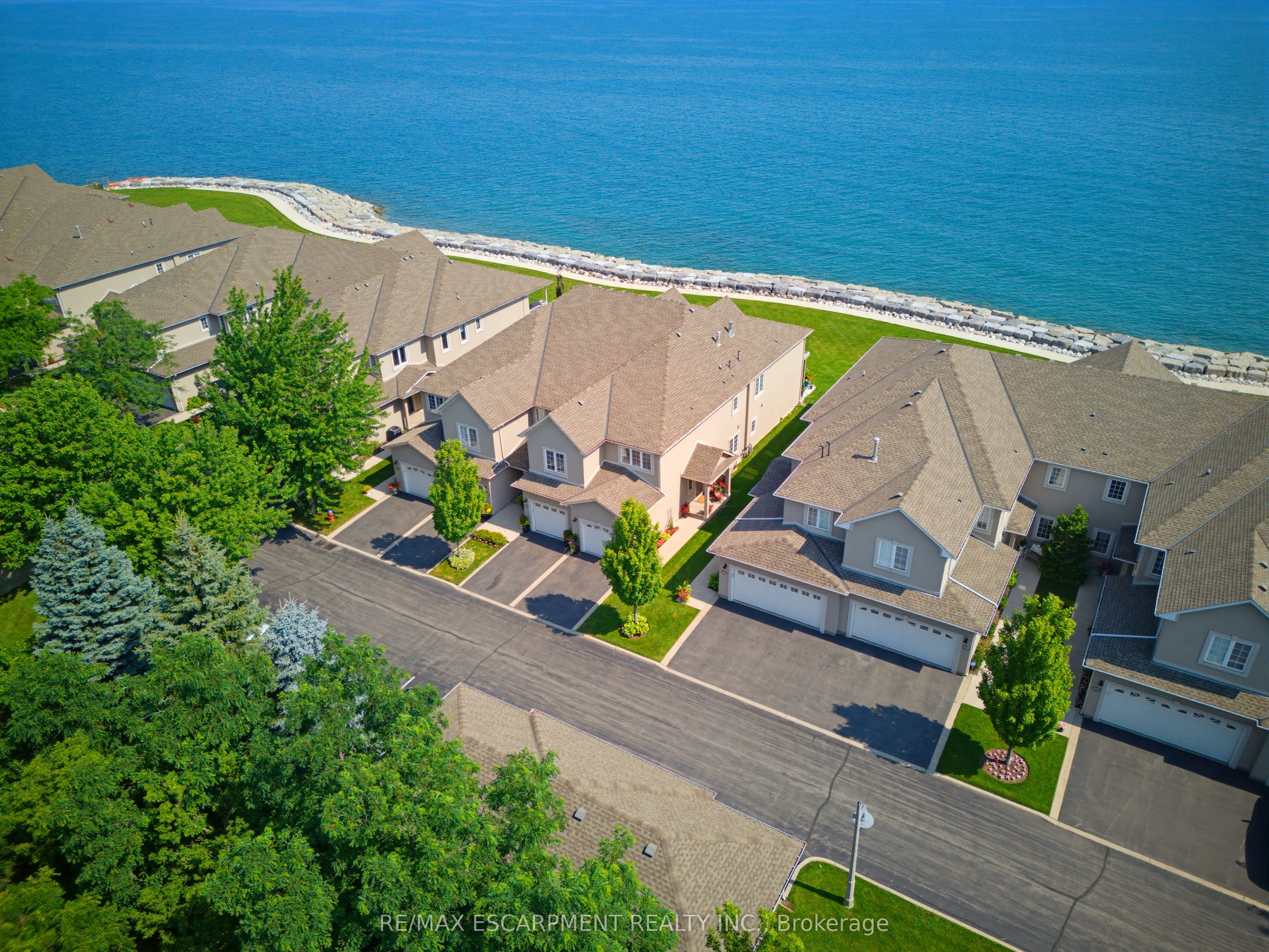 484 Millen Road 15, Hamilton, ON L8E 6G4 photo 2