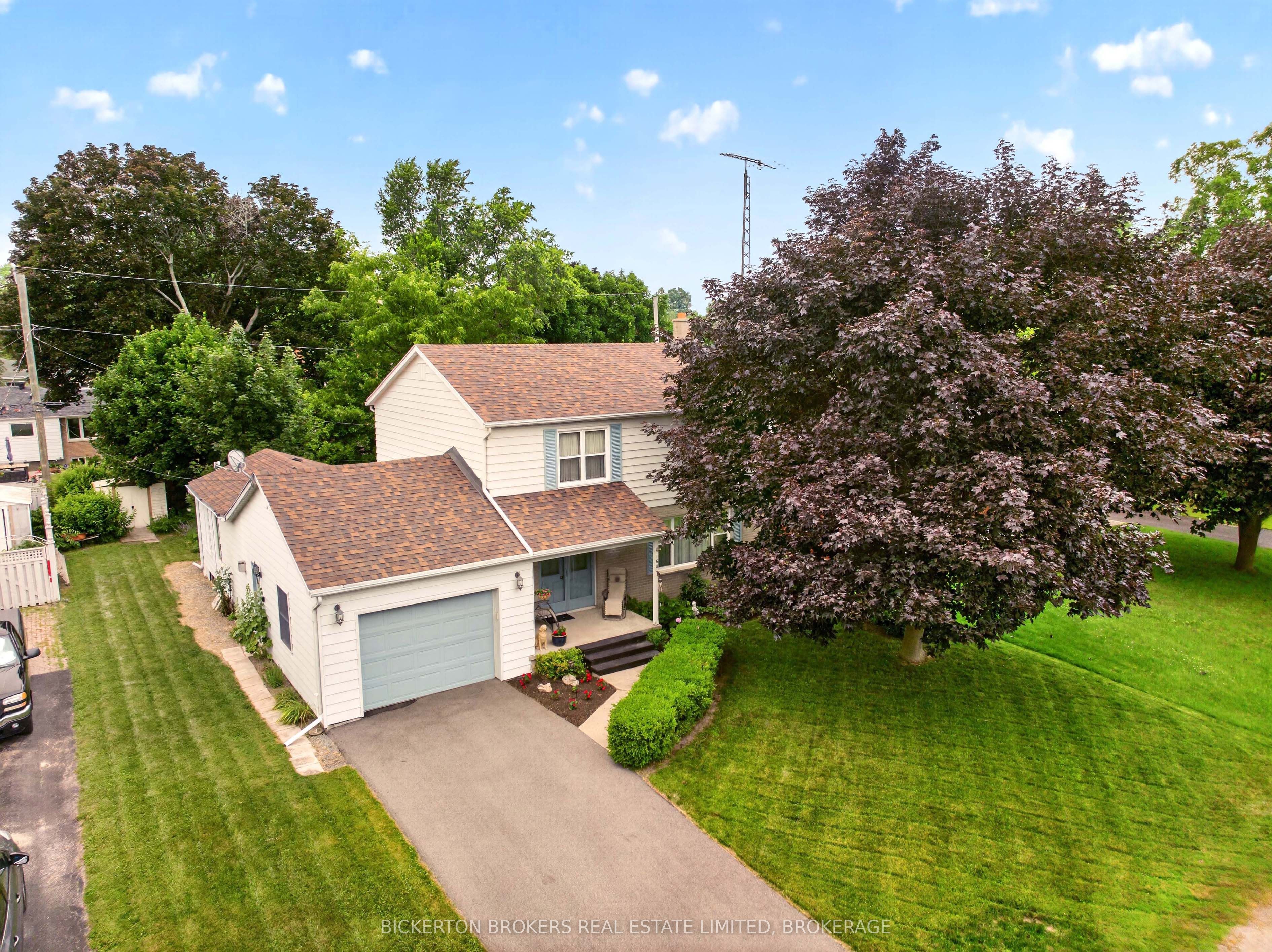 160 Elmwood Drive, Gananoque, ON K7G 1N9 photo 2